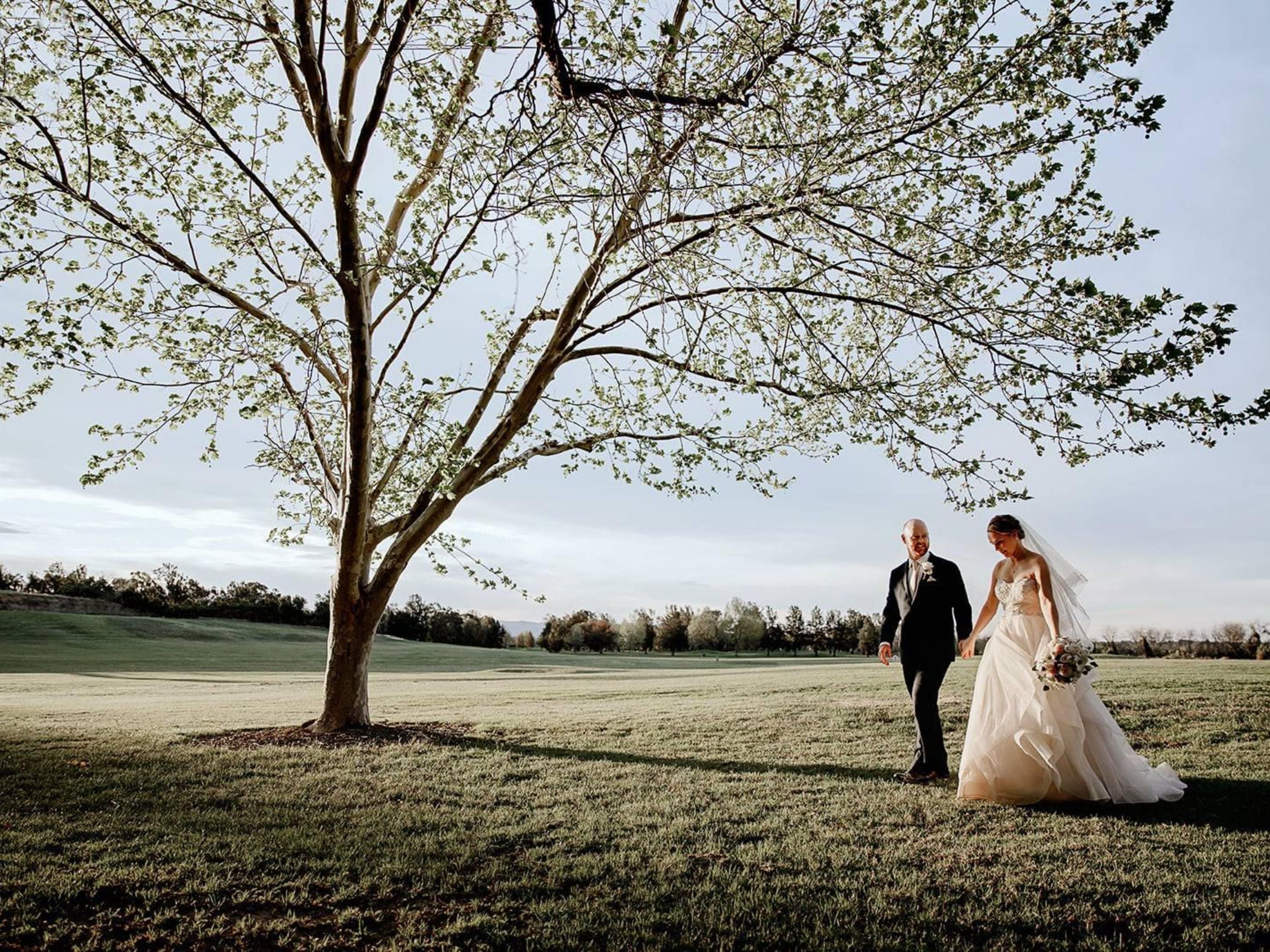 Crowne Plaza Hawkesbury Valley is among the most breathtaking Hawkesbury wedding venues. With a unique blend of indoor and outdoor spaces to choose from, your wedding day will be truly memorable.