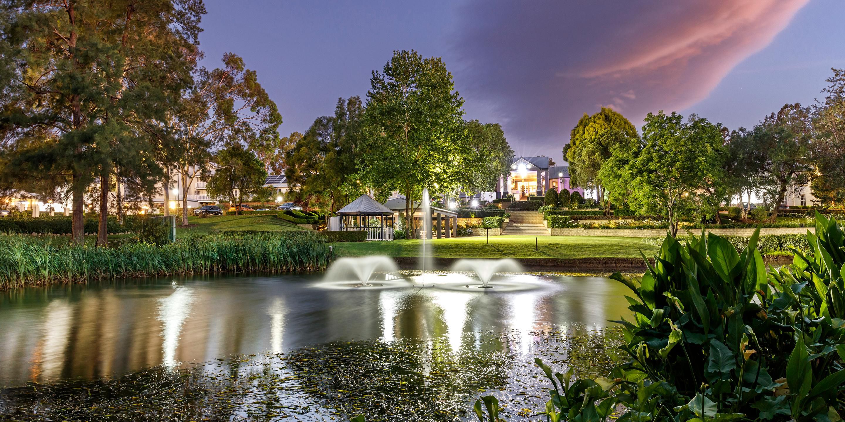 $hotelInfo.mediaDetails.welcomePhotos.primaryPhoto.caption}