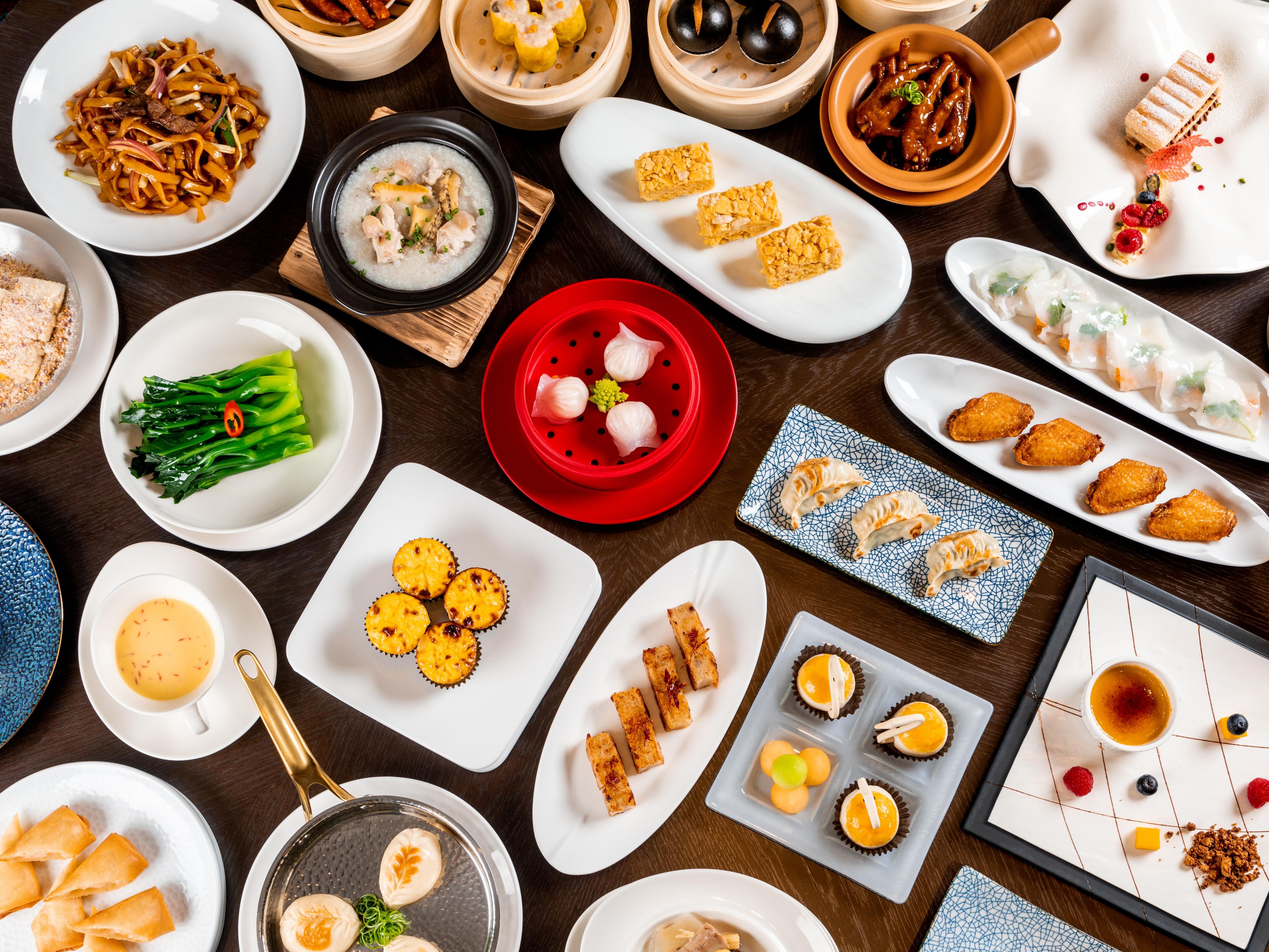 Located on 2F, Chao Feng Xuan offers 6 delicate private dining rooms, our experienced and professional catering team is well versed in the art of Chinese cuisine with main stream from Cantonese to local specialty dishes to present classic and innovative delicacies to guests.