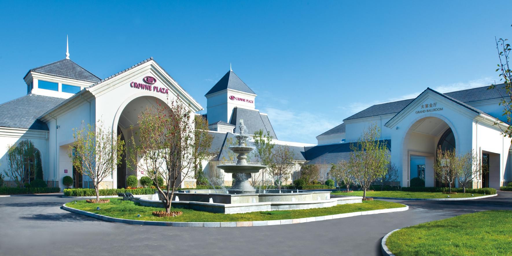 $hotelInfo.mediaDetails.welcomePhotos.primaryPhoto.caption}