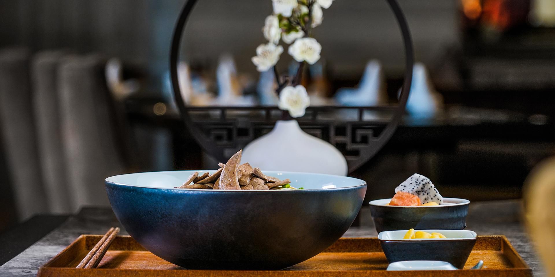 Zhenjiang Noodle is famous for its cooking methods that's using a small pot cover boiled with noodles. Strongly recommend you to try the authentic Zhenjiang noodle at M Cafe. There are several selections of toppings such as meatballs, spareribs, haslet, and some other local raw materials.