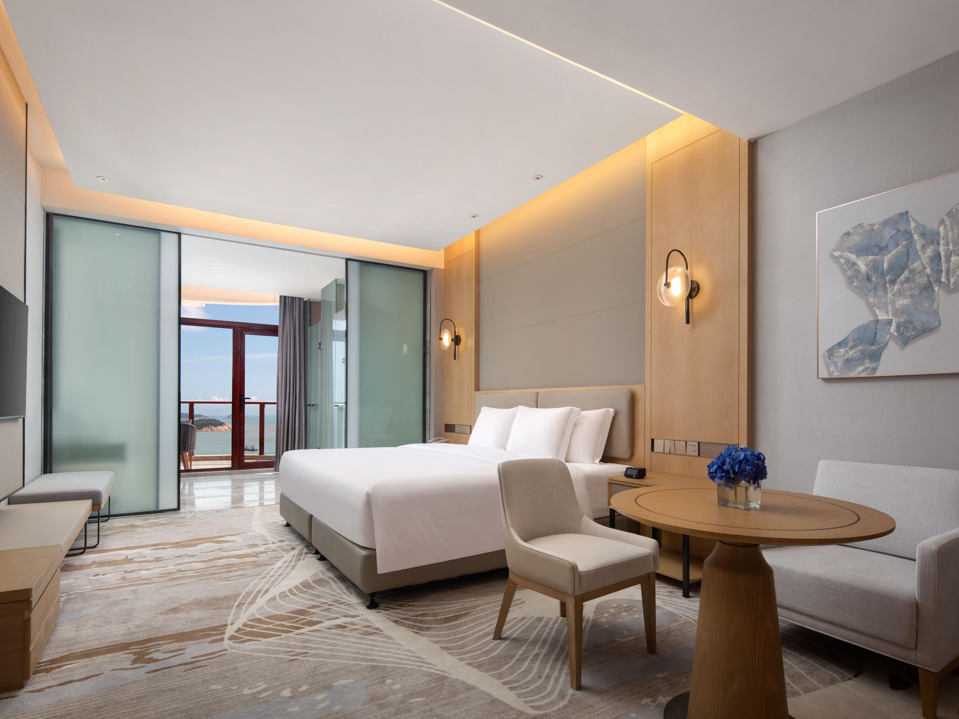 1 King Standard Sea View