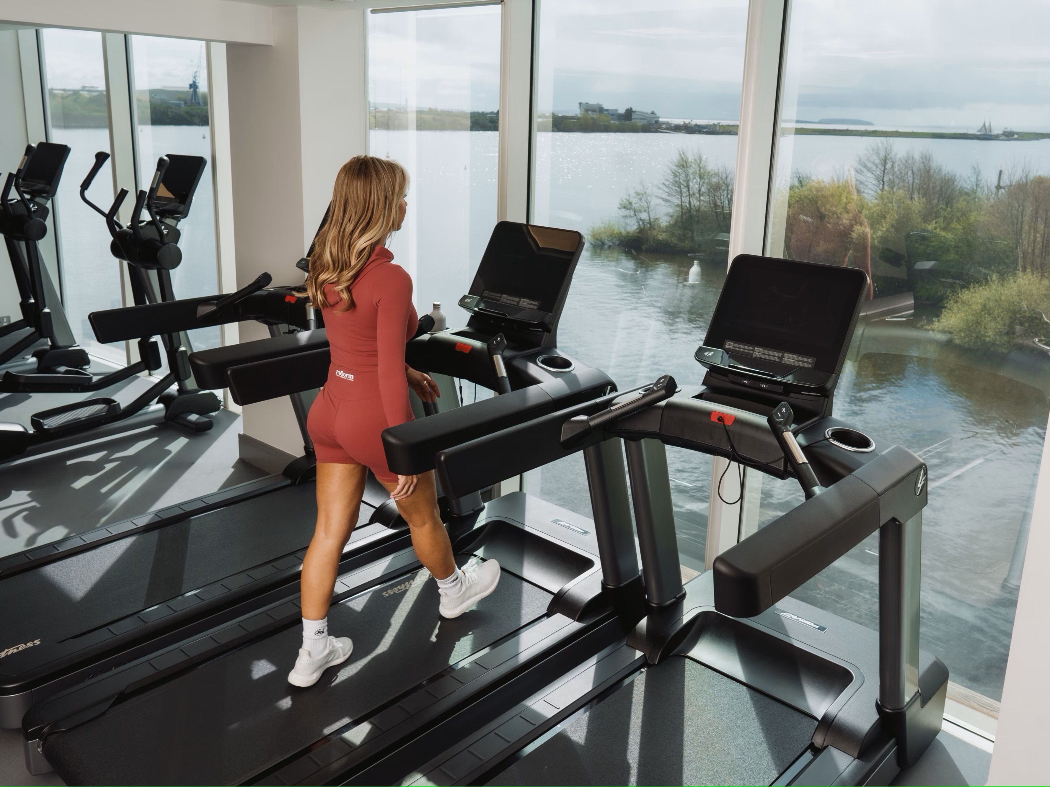 Guest walking on the treadmil