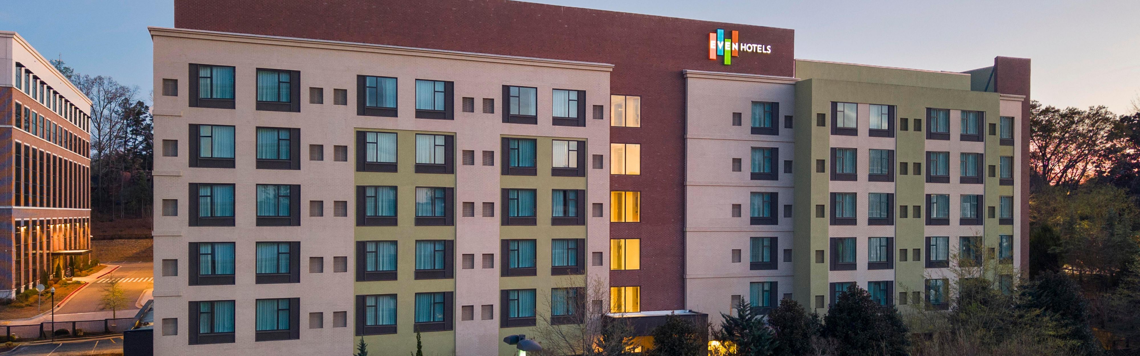 $hotelInfo.mediaDetails.welcomePhotos.primaryPhoto.caption}