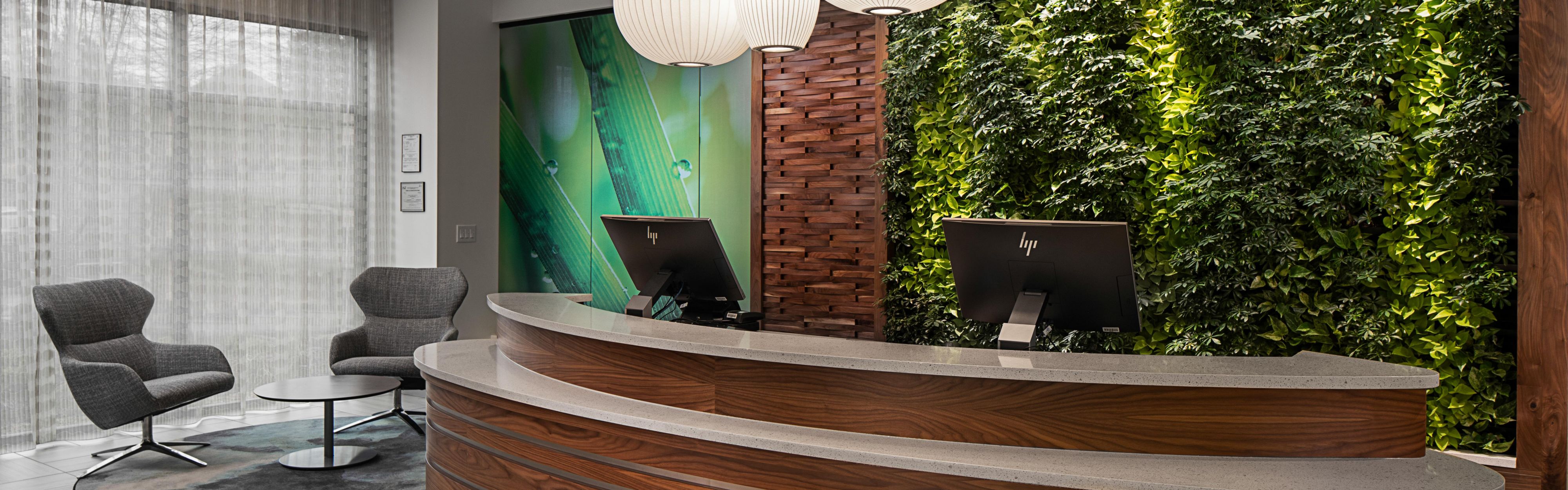 $hotelInfo.mediaDetails.welcomePhotos.primaryPhoto.caption}