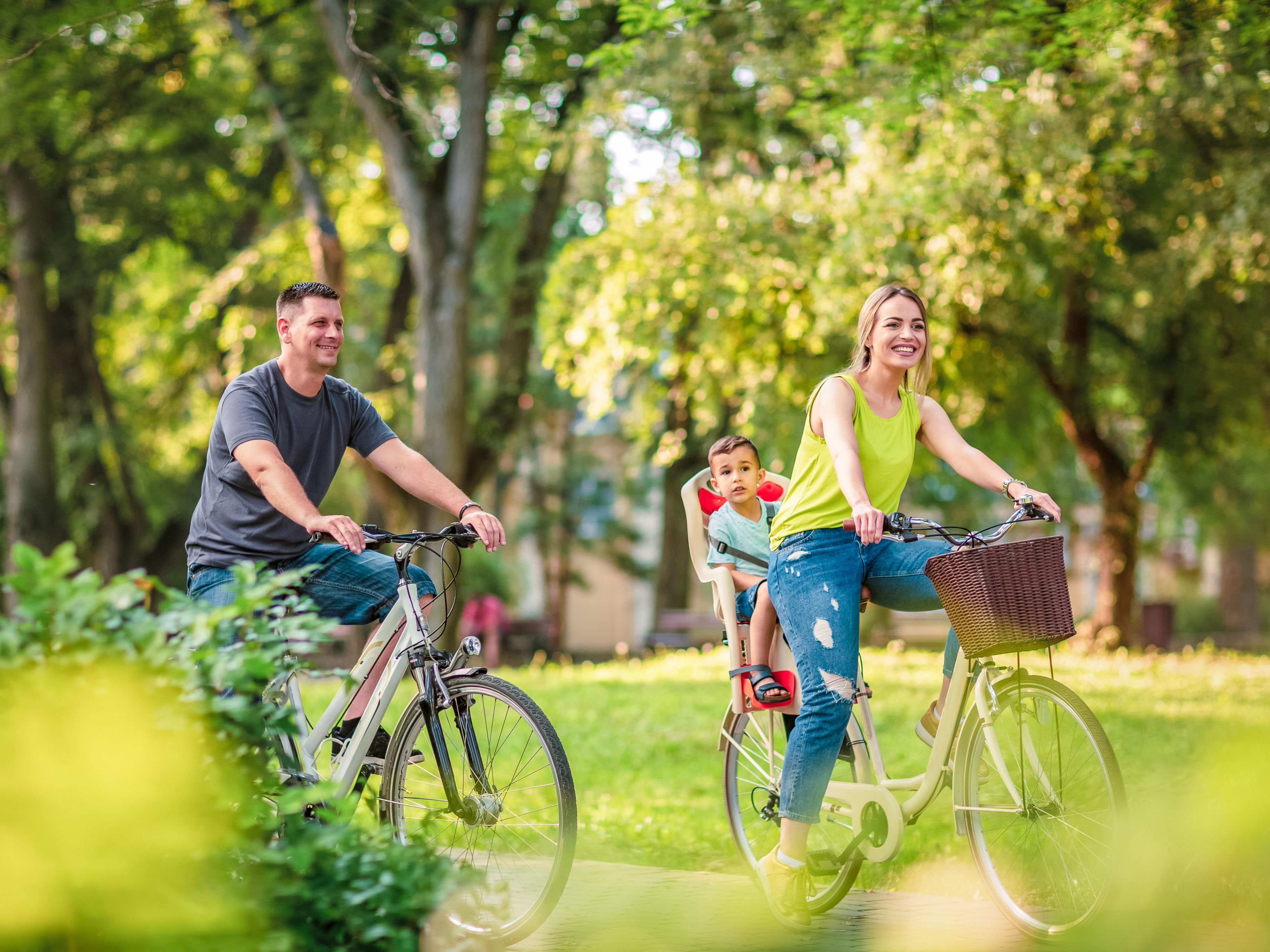 This Spring Break is the perfect opportunity to escape and prioritize your well-being. Whether you plan to stay active with your fitness routine or relax and rejuvenate, EVEN Hotel is your ideal place. In Ann Arbor, stroll the ITC Corridor Trail, enjoy fresh cuisine at EVEN Kitchen & Bar, and explore Main Street. Travel freely, feel great.