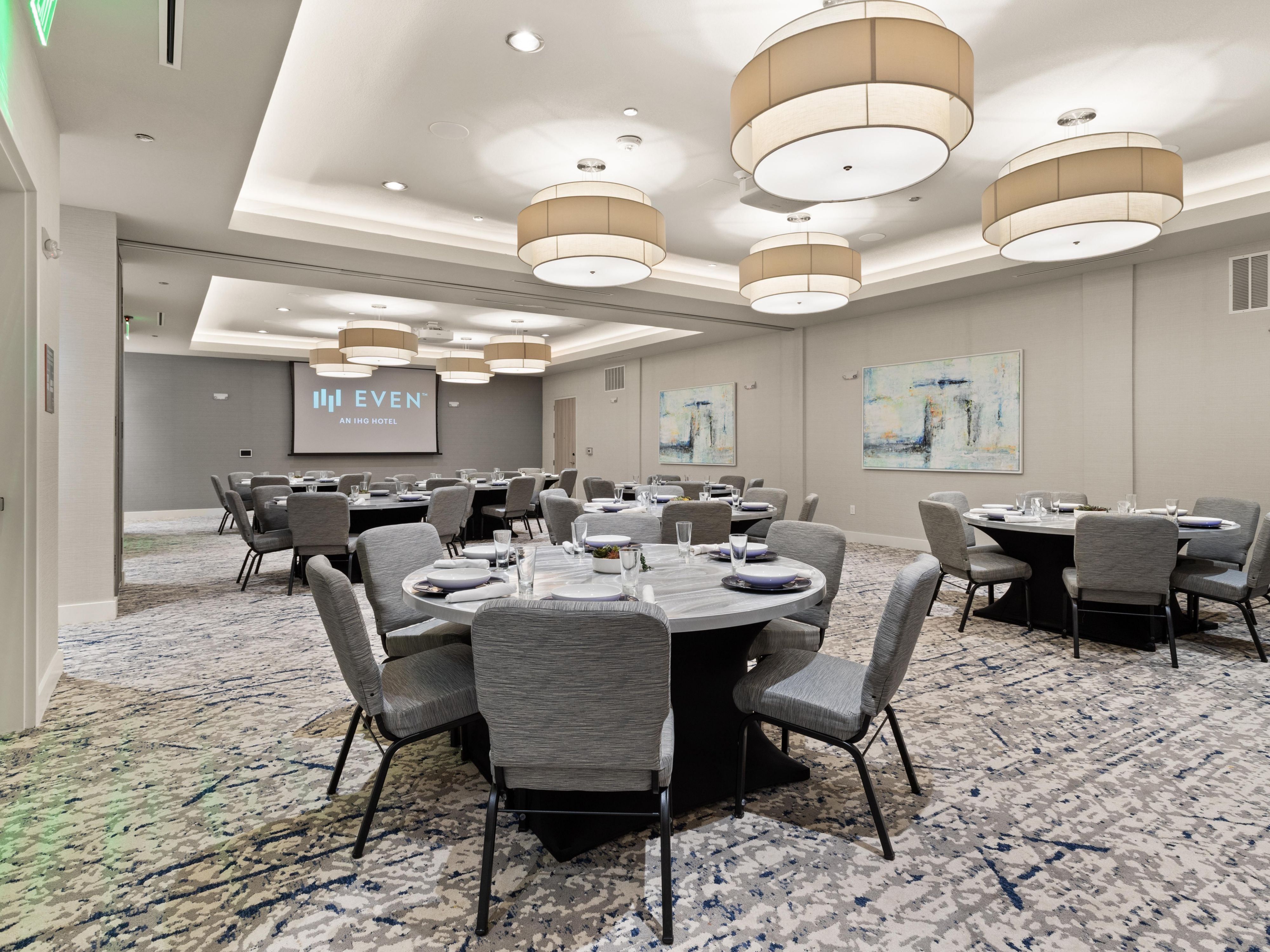 Host your next Austin social event in our 1480 sq ft EVEN ballroom. Create a more intimate space with EVEN 1 or EVEN 2, offering space for up to 50 guests. Our Oaks Courtyard allows for more enhancement in your event near the Domain. Let us provide the perfect backdrop for your gathering, ensuring a seamless blend of functionality and well-being.


