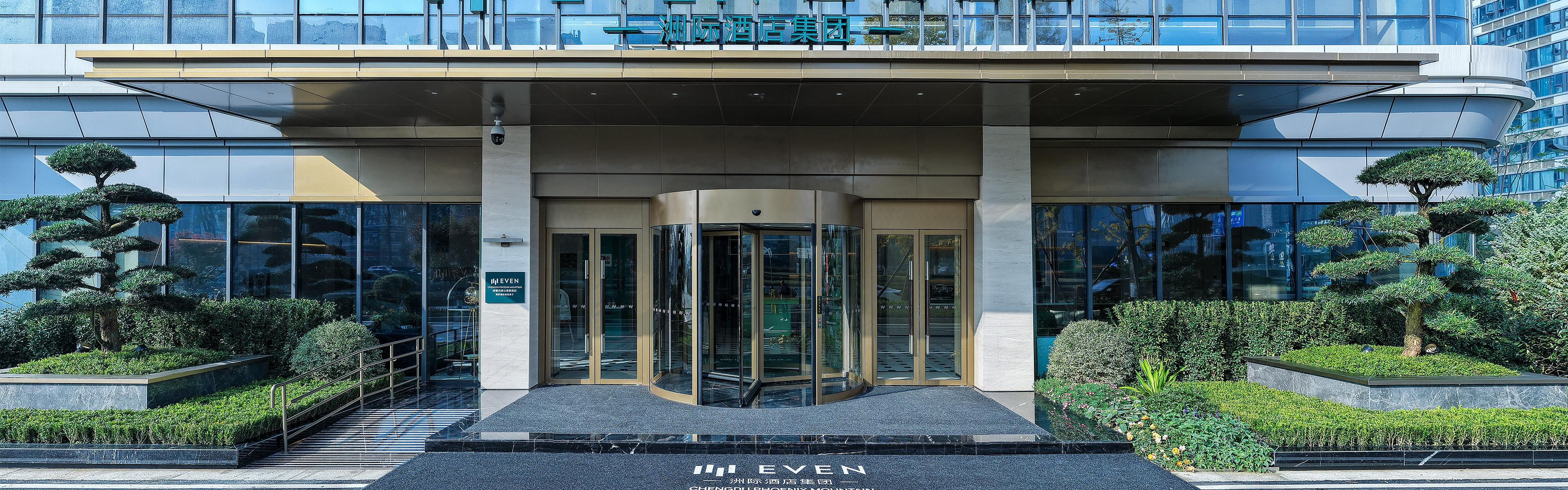 $hotelInfo.mediaDetails.welcomePhotos.primaryPhoto.caption}