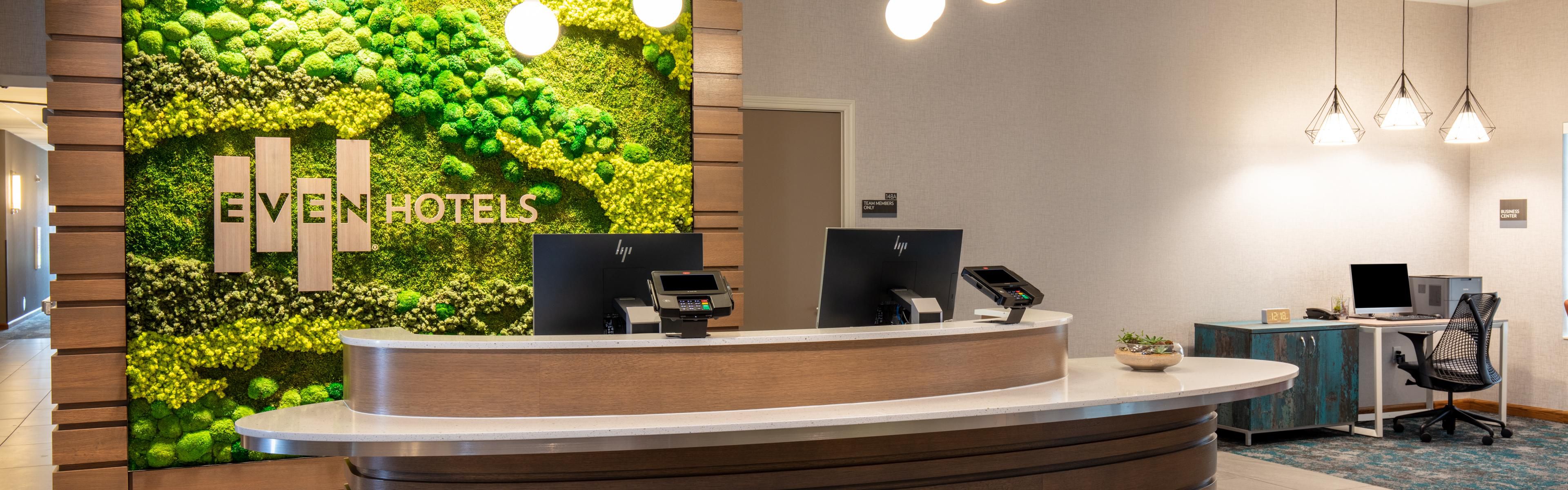 $hotelInfo.mediaDetails.welcomePhotos.primaryPhoto.caption}