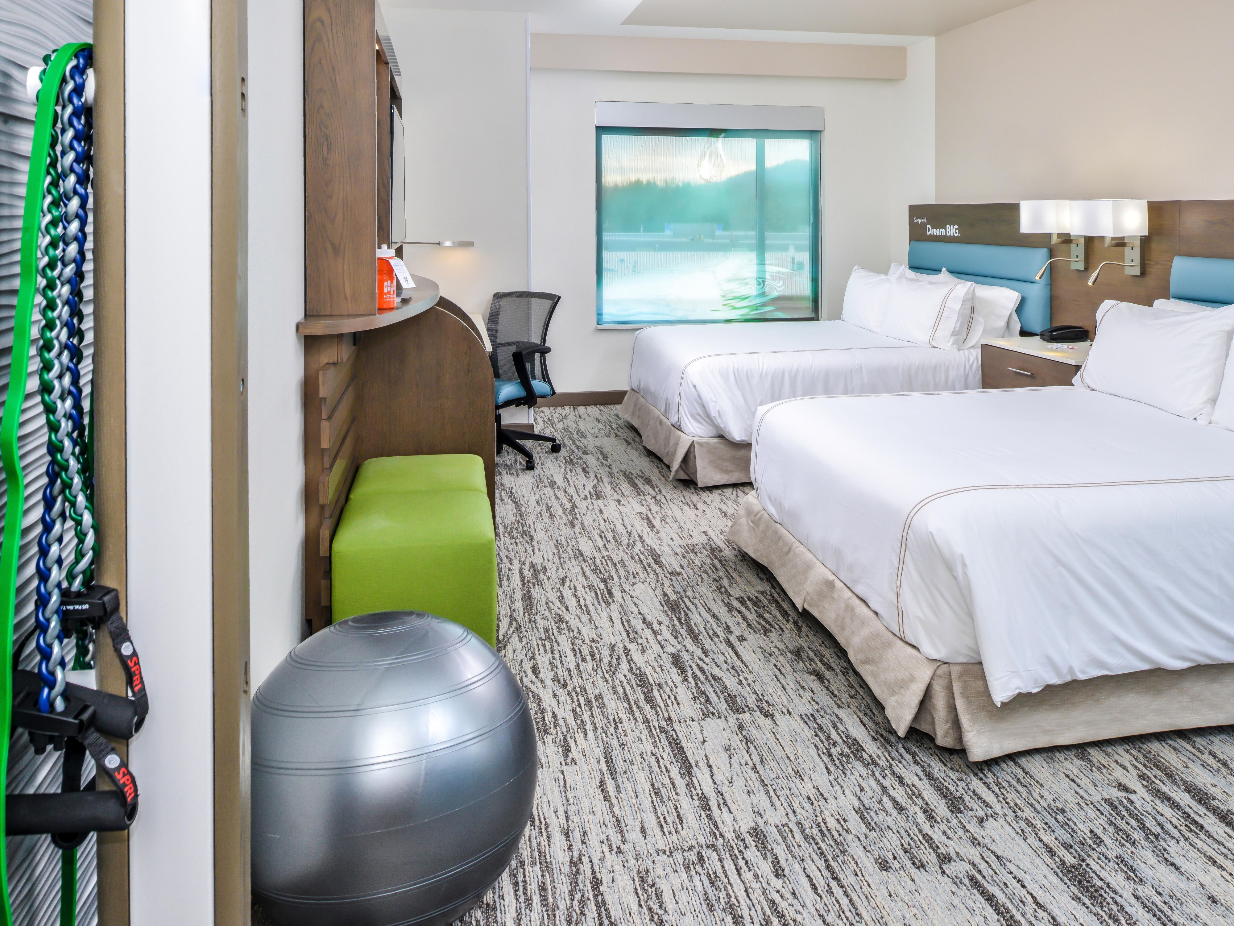 Maintain a healthy routine at our pet-friendly hotel with in-room fitness equipment and cool off after a great workout with a spa-inspired shower. Sitting and stand-up desks and free Wi-Fi offer flexible options for both work and leisure, while plush bedding with cooling technology offers a premium sleeping experience.​