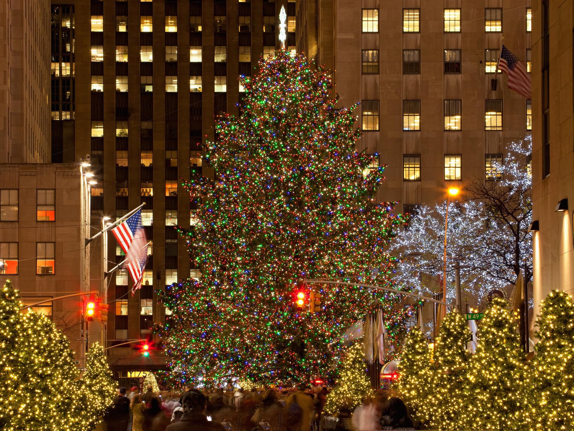 The holidays in New York City are magical. Fifth Avenue lights, festive window displays, the Rockefeller Center tree, and skating in Central Park, stay in the heart of it all at our Times Square hotel. Experience the holiday markets, Broadway shows, and the city’s seasonal cheer that are just steps from your door.