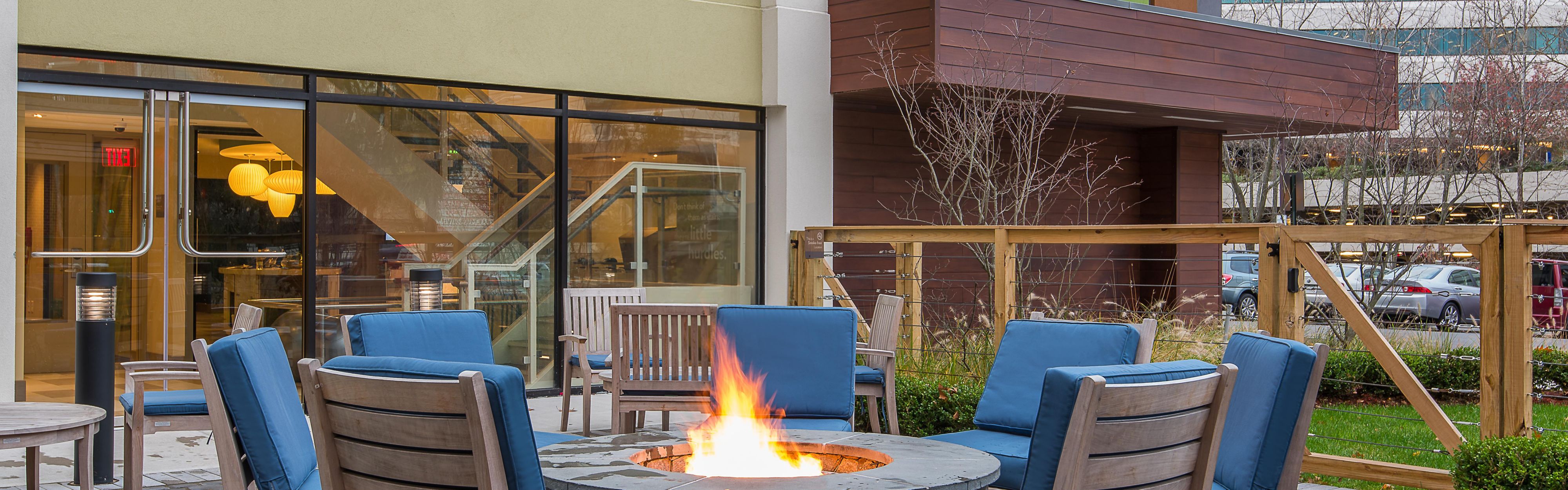 $hotelInfo.mediaDetails.welcomePhotos.primaryPhoto.caption}