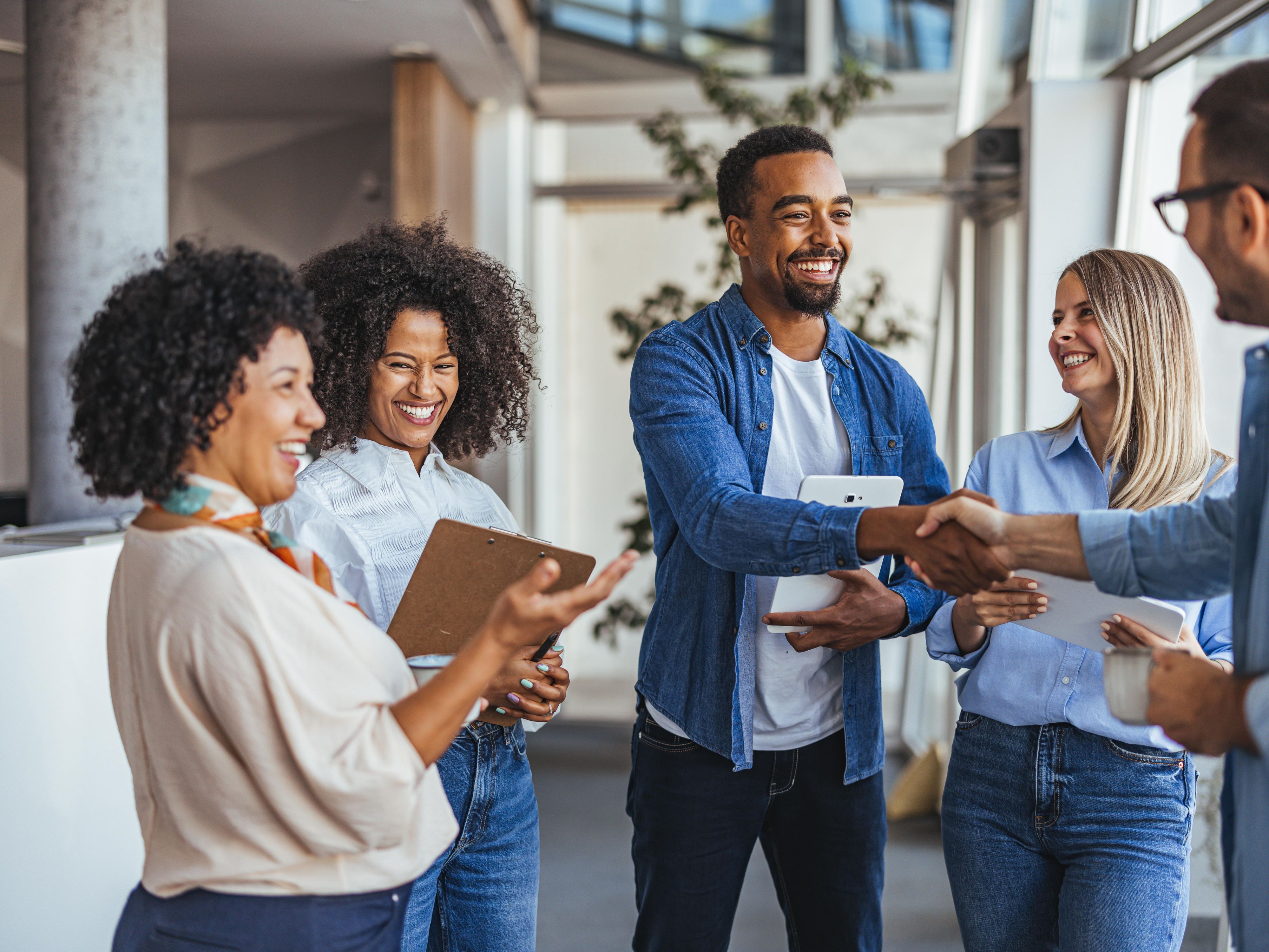 Planning a group trip to Pittsburgh? Our hotel near the Golden Triangle Business District makes it easier and more rewarding when you book 10+ rooms. Choose from perks like one free room per 30 booked, a complimentary meeting room and coffee break, or up to 2x IHG Business Rewards points. We make group travel easy and rewarding.