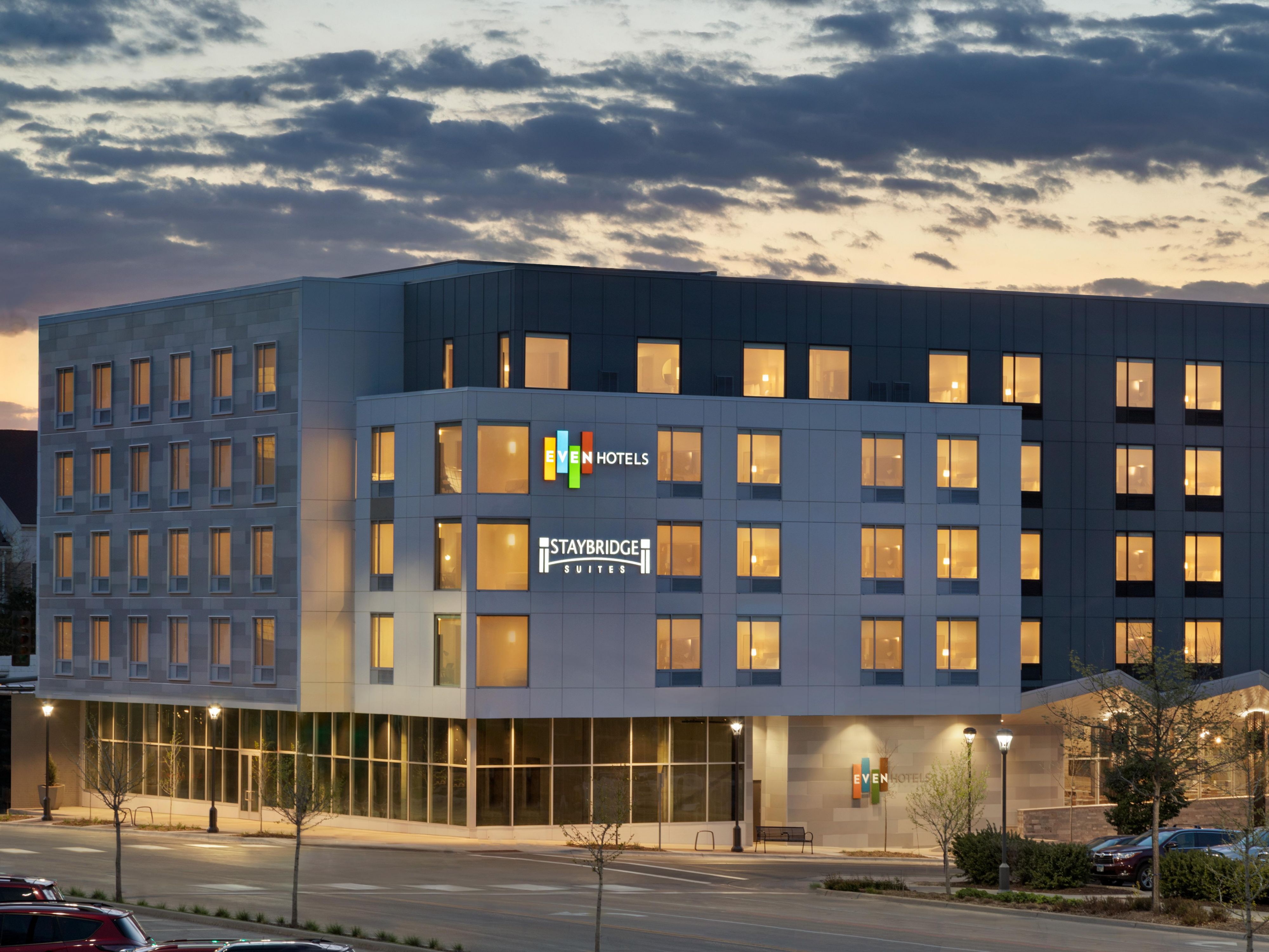 Whether for a short visit or extended stay, we’ve got you covered. At our hotel, enjoy a premium experience with an onsite bar and fitness zone. For longer stays, consider our sister property, Staybridge Suites Rochester, offering spacious suites with home-like comforts, steps from Mayo Clinic. Flexible options to fit your needs.