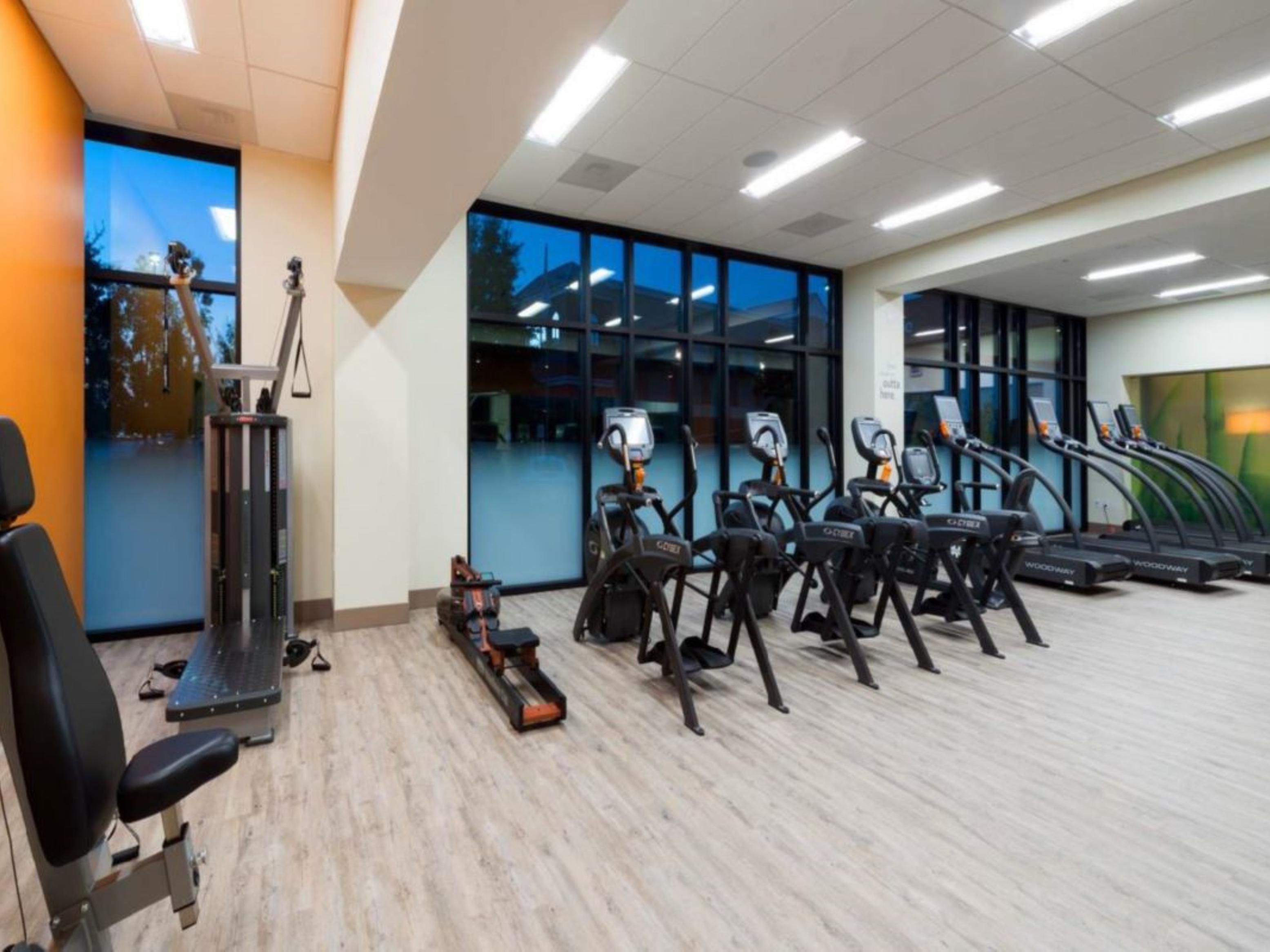 Our 24/7 athletic studio has best-in-class equipment for all types of workouts. Stay in shape with wide options for cardio, strength, & flexibility training, or enjoy a private workout in your room. For brisk outdoor exercise, stop by the front desk to get all the latest information about local running routes in Aspen Hill & Rock Creek Woods.