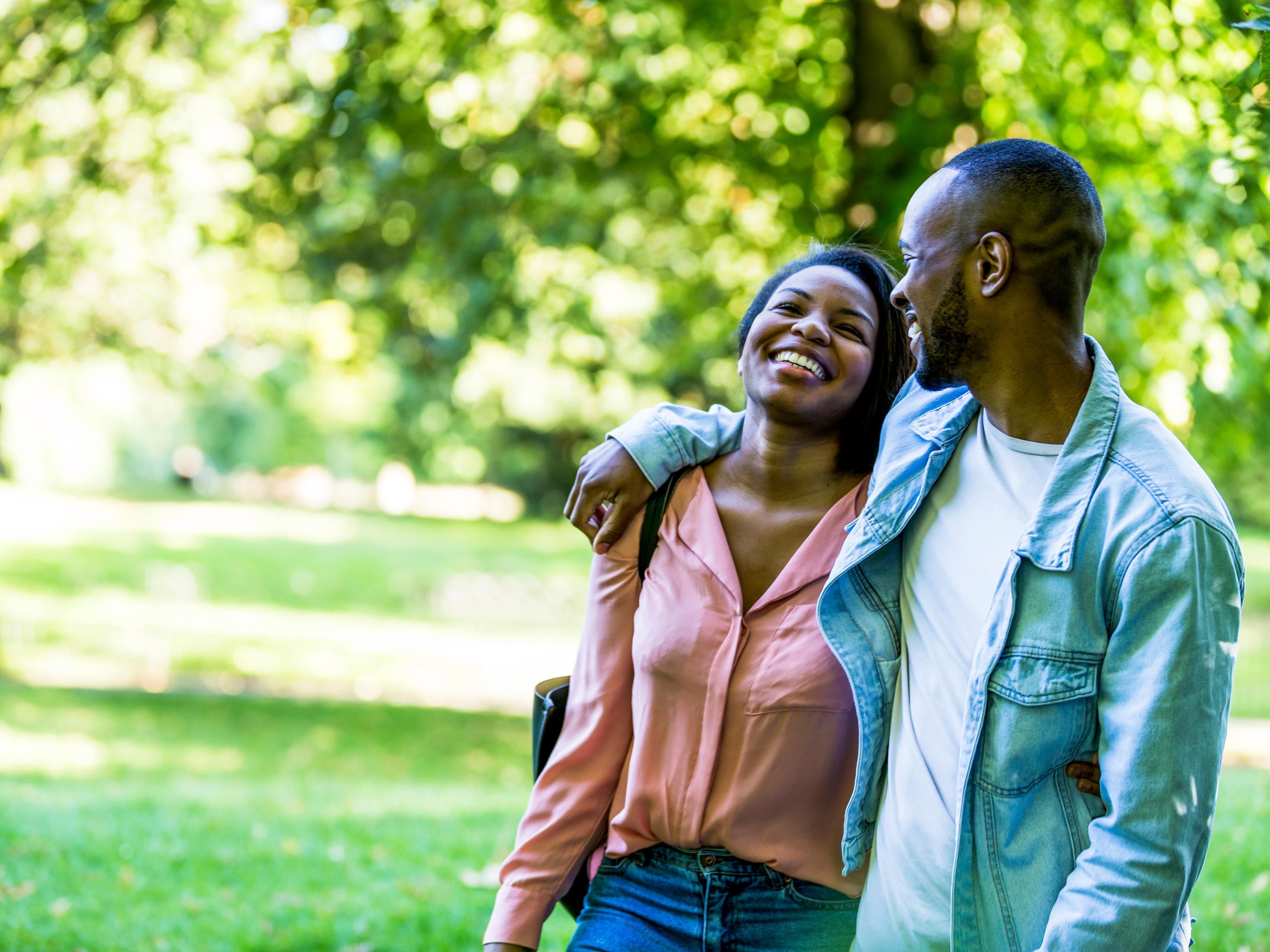 The majestic Myakka River flows through 58 square miles of one of Florida’s oldest and largest parks. In a scene reminiscent of what early Native Americans and Spanish explorers witnessed, arching palm trees and live oaks are reflected on a winding tea-colored stream. Boating, fishing, canoeing and kayaking are popular activities on the water. 