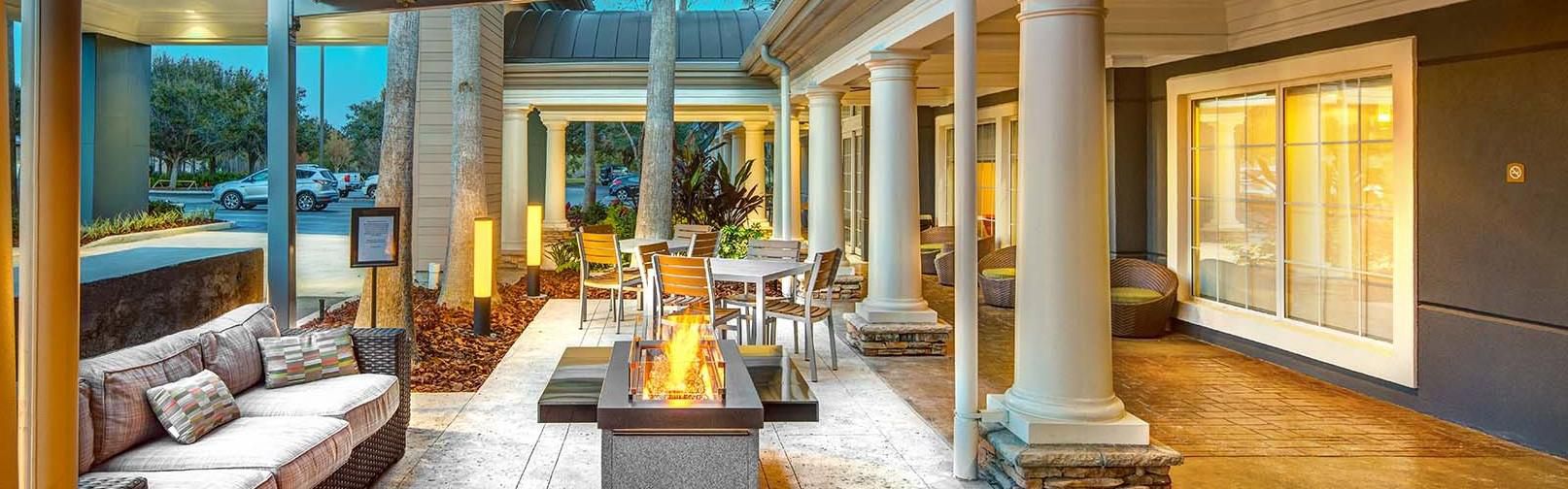 $hotelInfo.mediaDetails.welcomePhotos.primaryPhoto.caption}