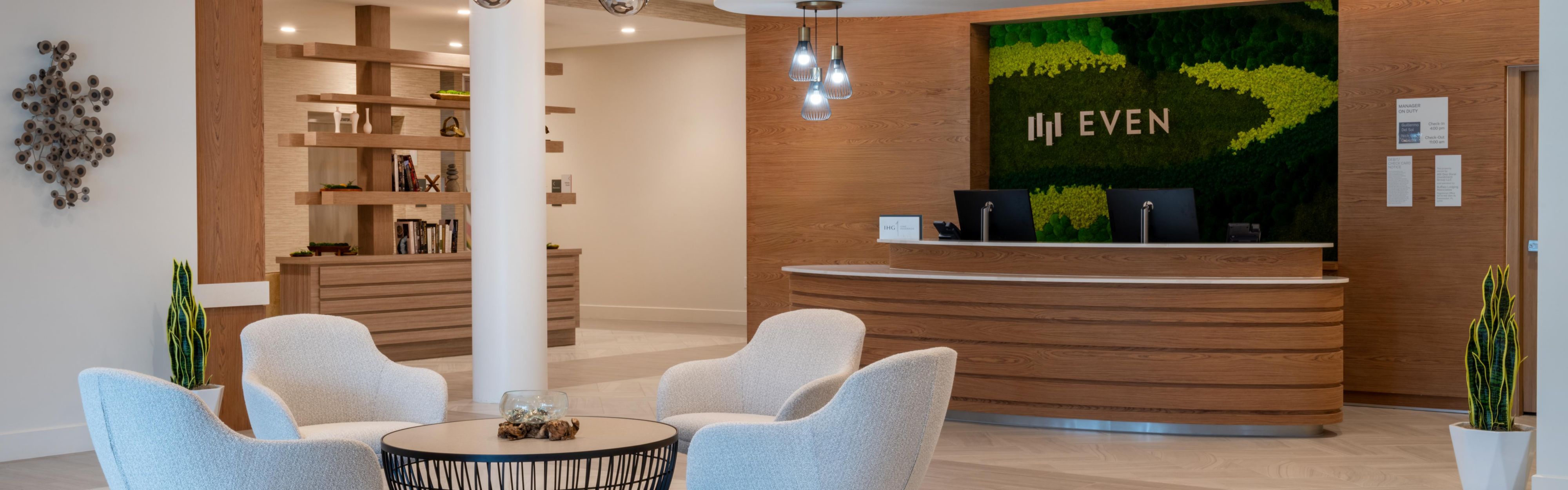 $hotelInfo.mediaDetails.welcomePhotos.primaryPhoto.caption}