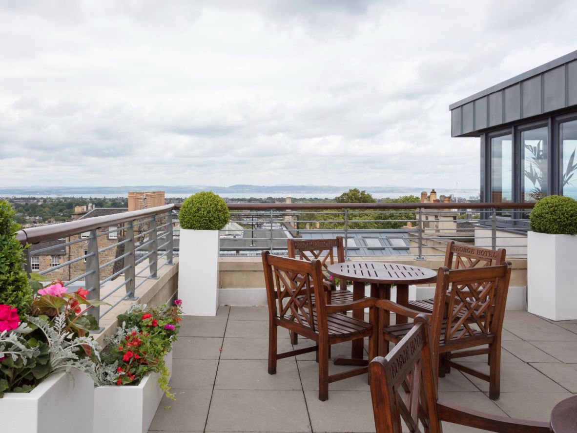 Forth view meeting space overlooking Edinburgh