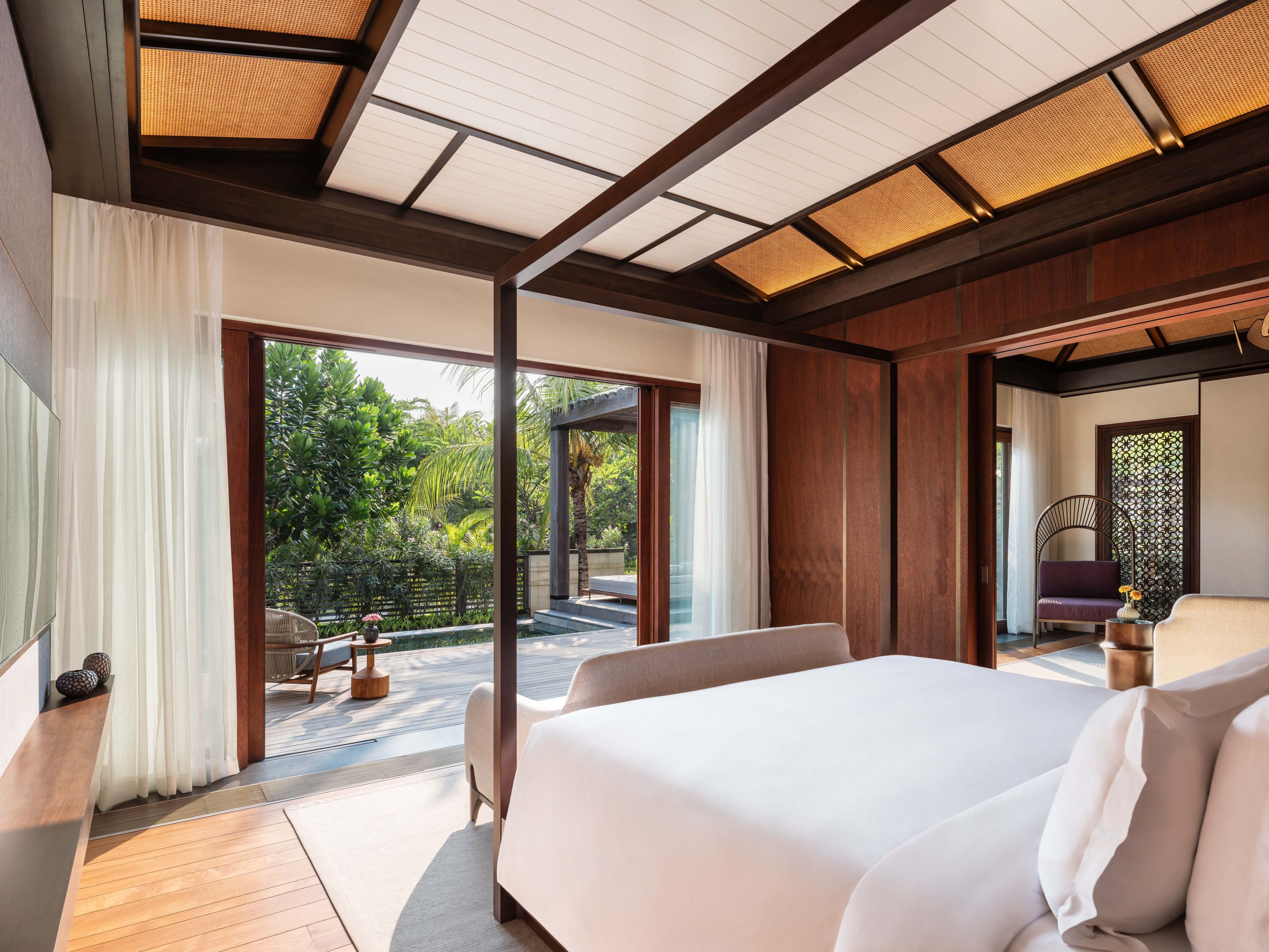 Regent Featured Room