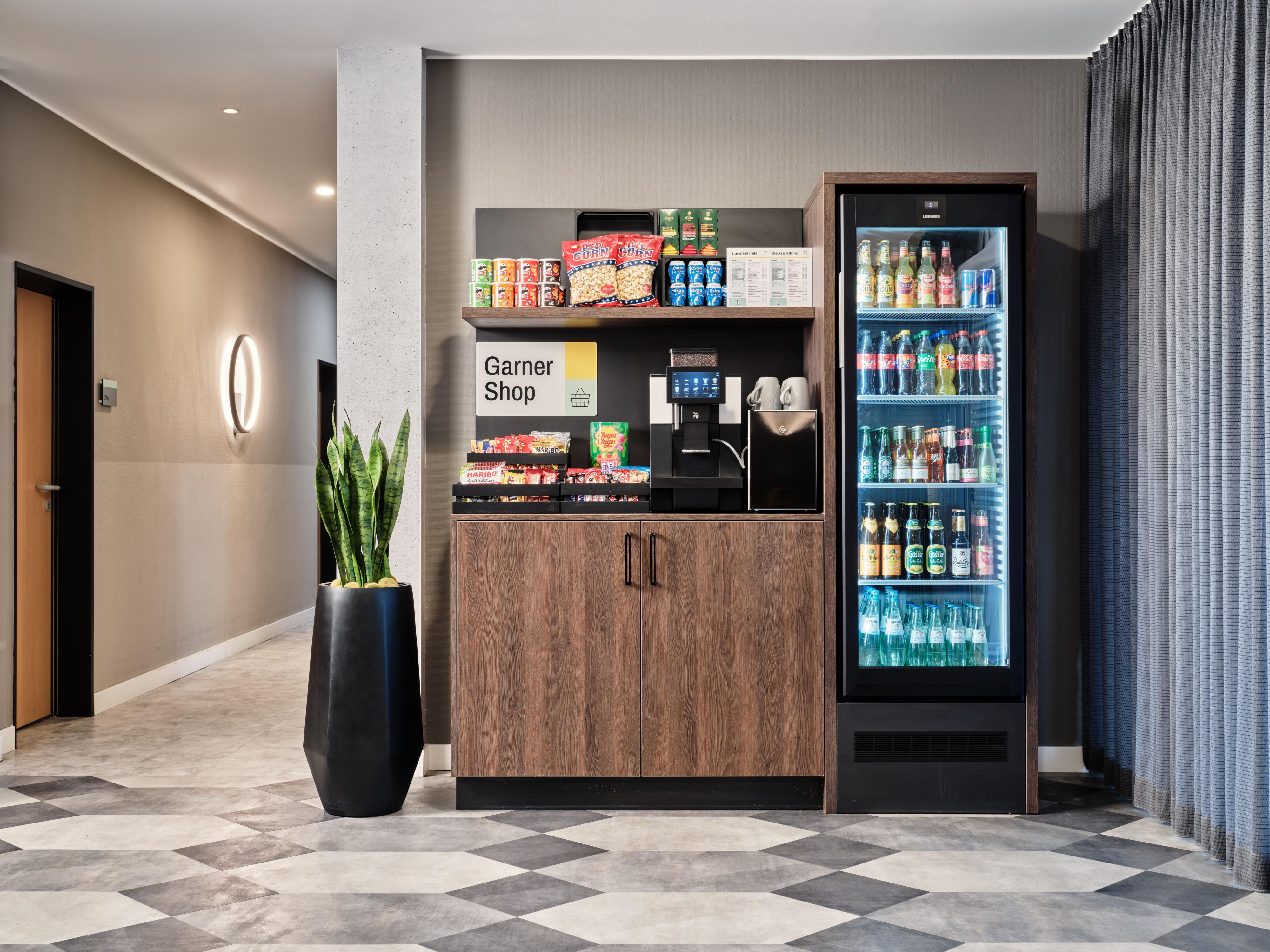 Whether you're craving something sweet, salty, or a refreshing drink – our Garner Shop at the reception has just what you need to satisfy your cravings or thirst. From popcorn and lemonade to beer or a hot cup of coffee or tea. The shop is open 24/7.