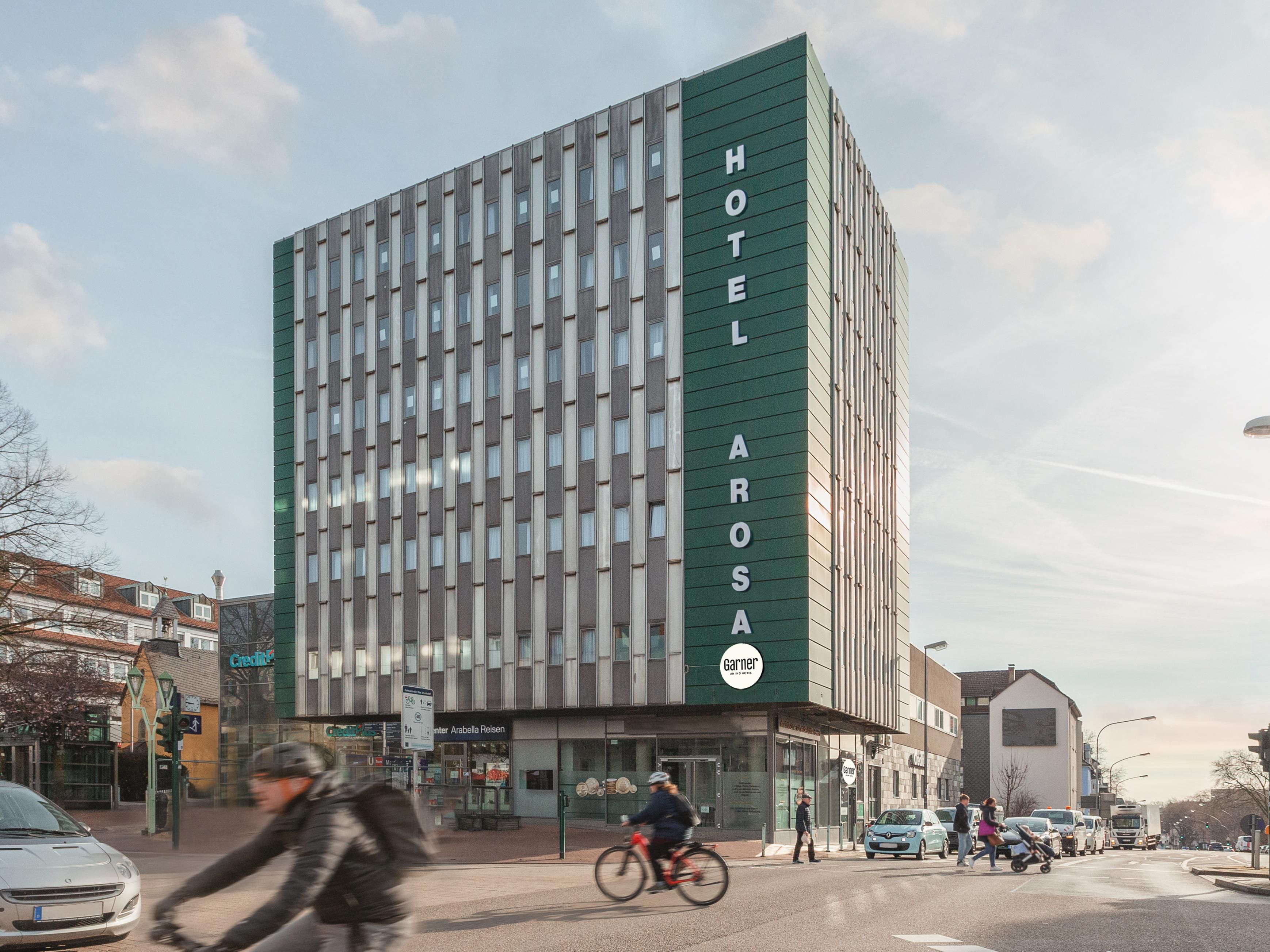 Stay with us and reach top trade fairs across the region with ease. In under an hour, visit Cologne for Gamescom or FIBO, and drive 30 minutes to Düsseldorf for Medica, CARAVAN or boot. Ideal for business or enthusiasts, our hotel makes attending major events stress-free.