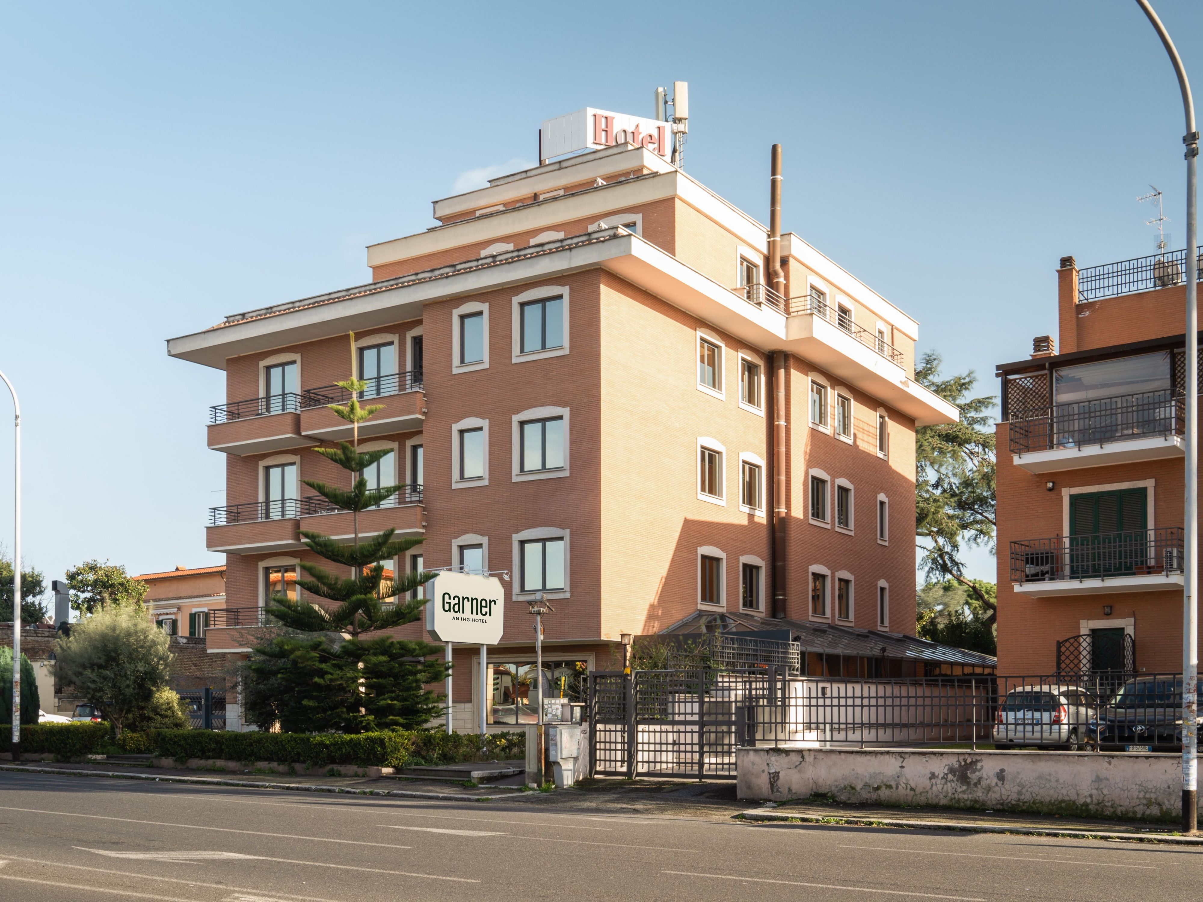 Garner Rome Aurelia Hotel Exterior