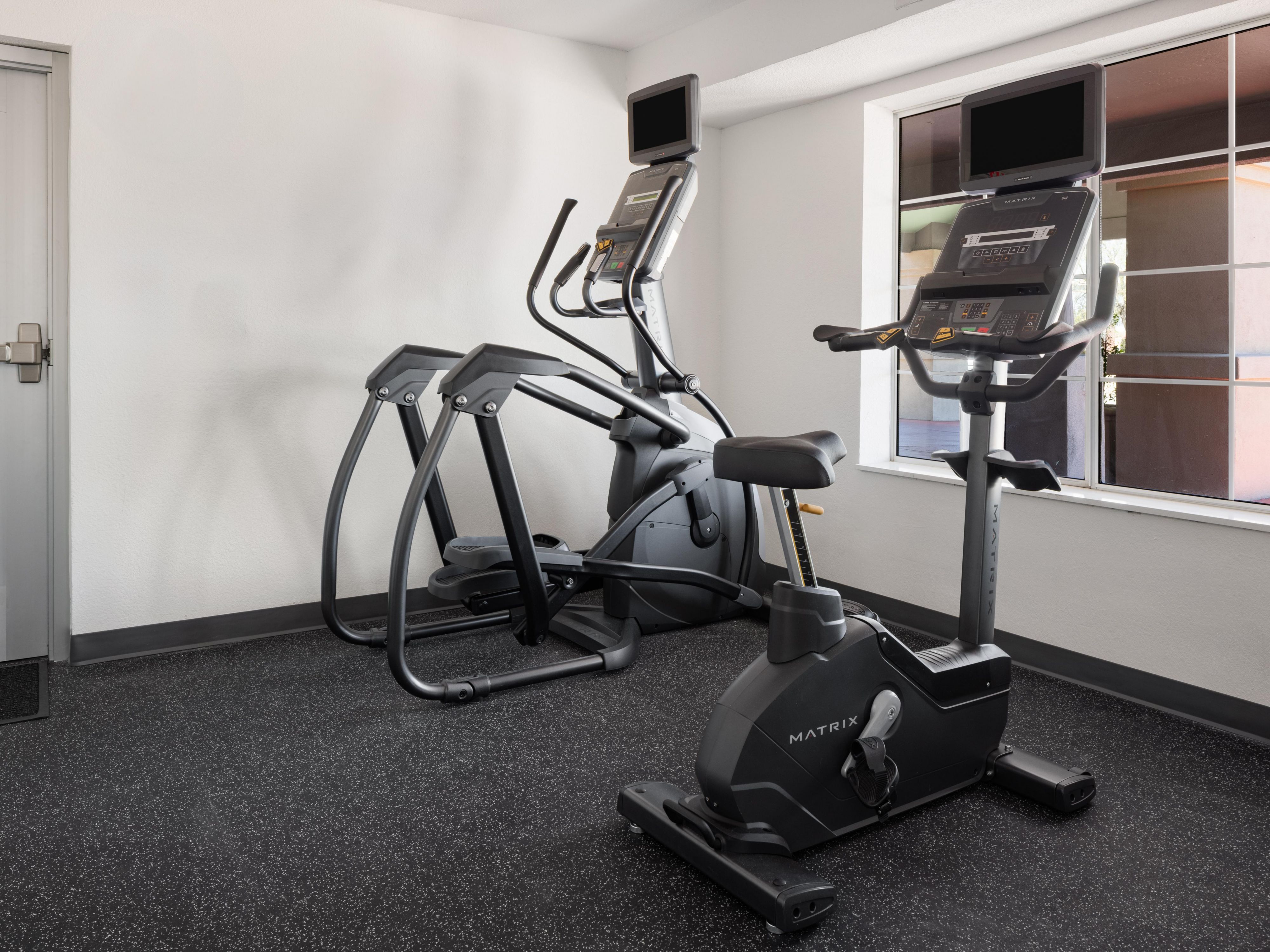 Stay on track with your fitness goals at our onsite fitness center. Equipped with modern cardio machines, free weights, and space to stretch, it’s designed to keep your routine rolling. Whether you’re squeezing in a quick workout or powering through your regimen, we make it easy to stay active during your stay.