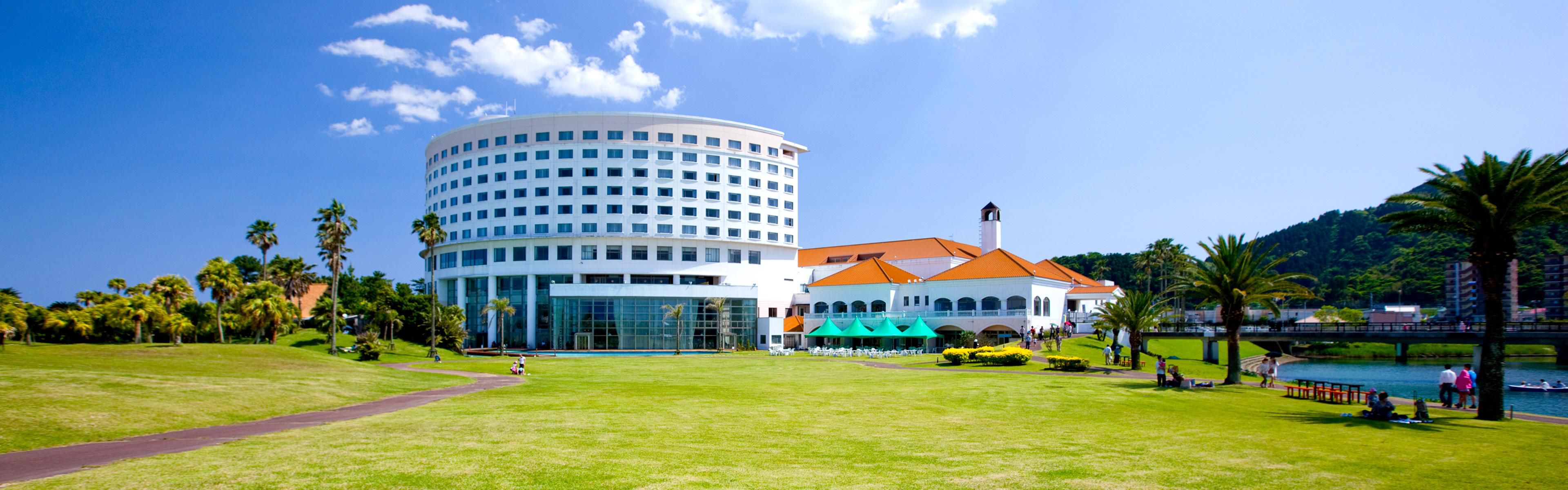 $hotelInfo.mediaDetails.welcomePhotos.primaryPhoto.caption}