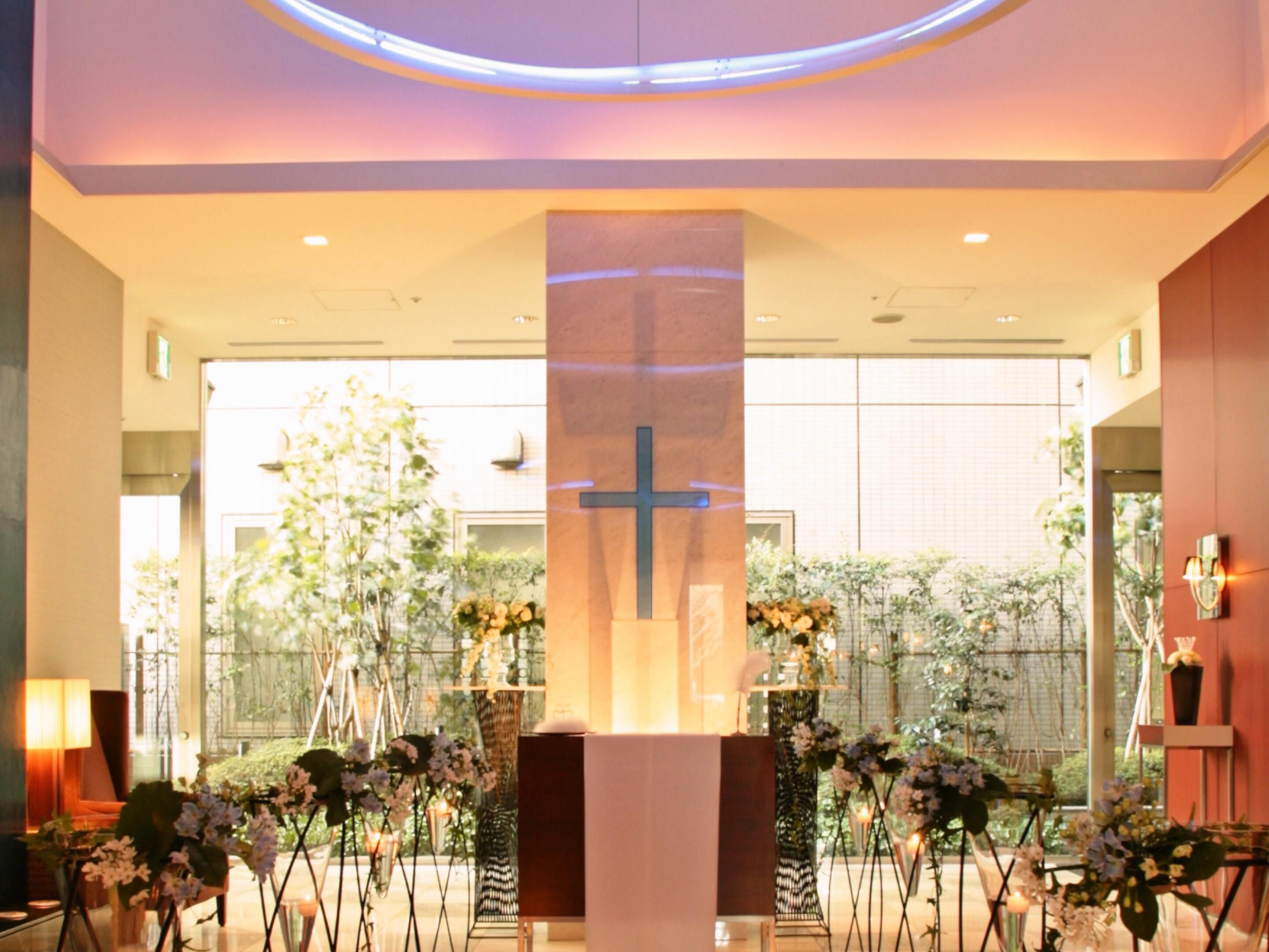 Those who want to hold a big event of their life in their own free style, our staff will be happy to help you meet your needs.