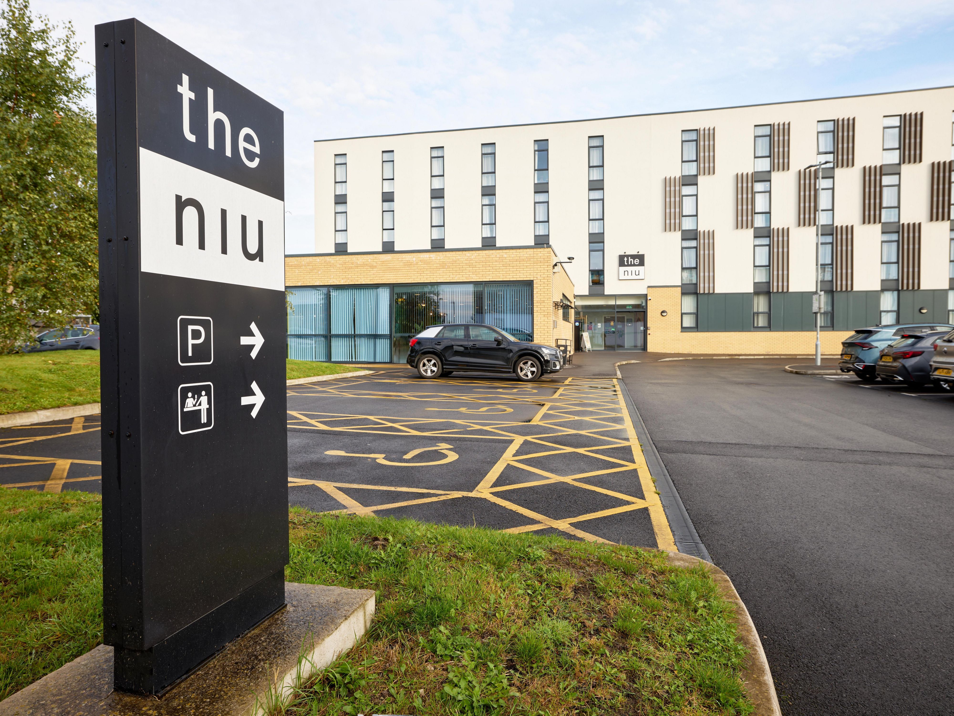 From 1st August 2025, IHG® One Rewards members benefit from a reduced parking rate of just £5 per day (standard rate: £10). Not a member yet? Join at check-in and enjoy the discounted rate straight away—plus access to even more exclusive perks!