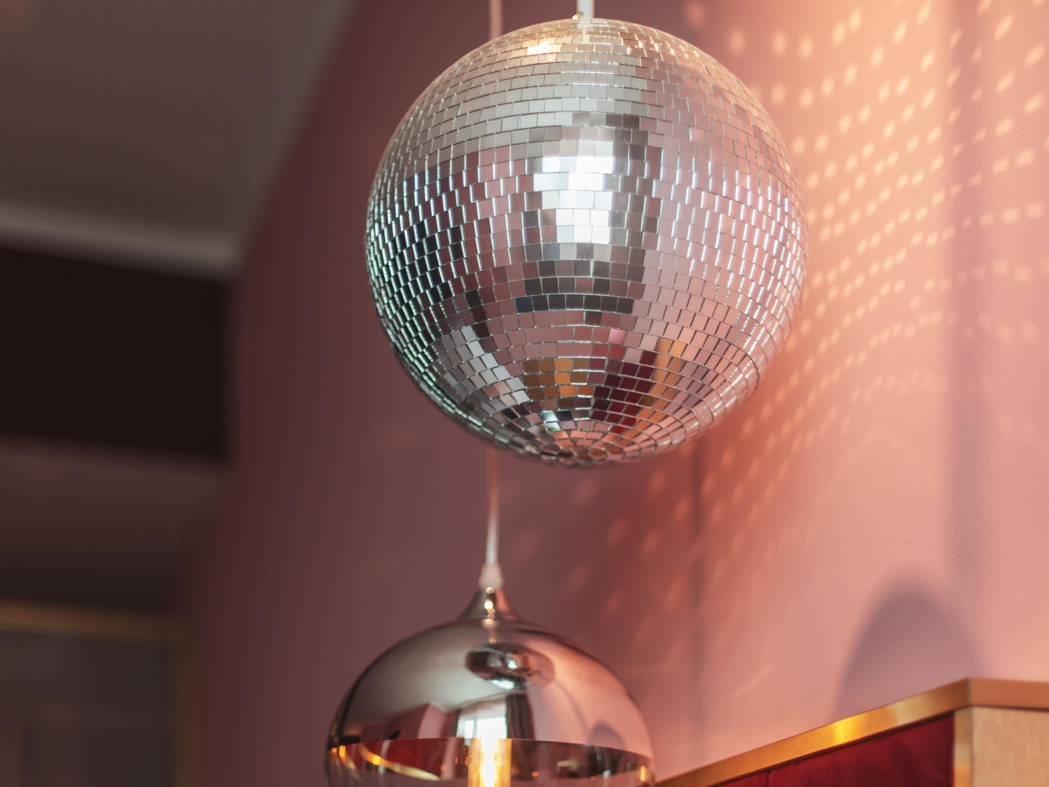 Glamorous industrial chic with club vibes at the niu Loco.