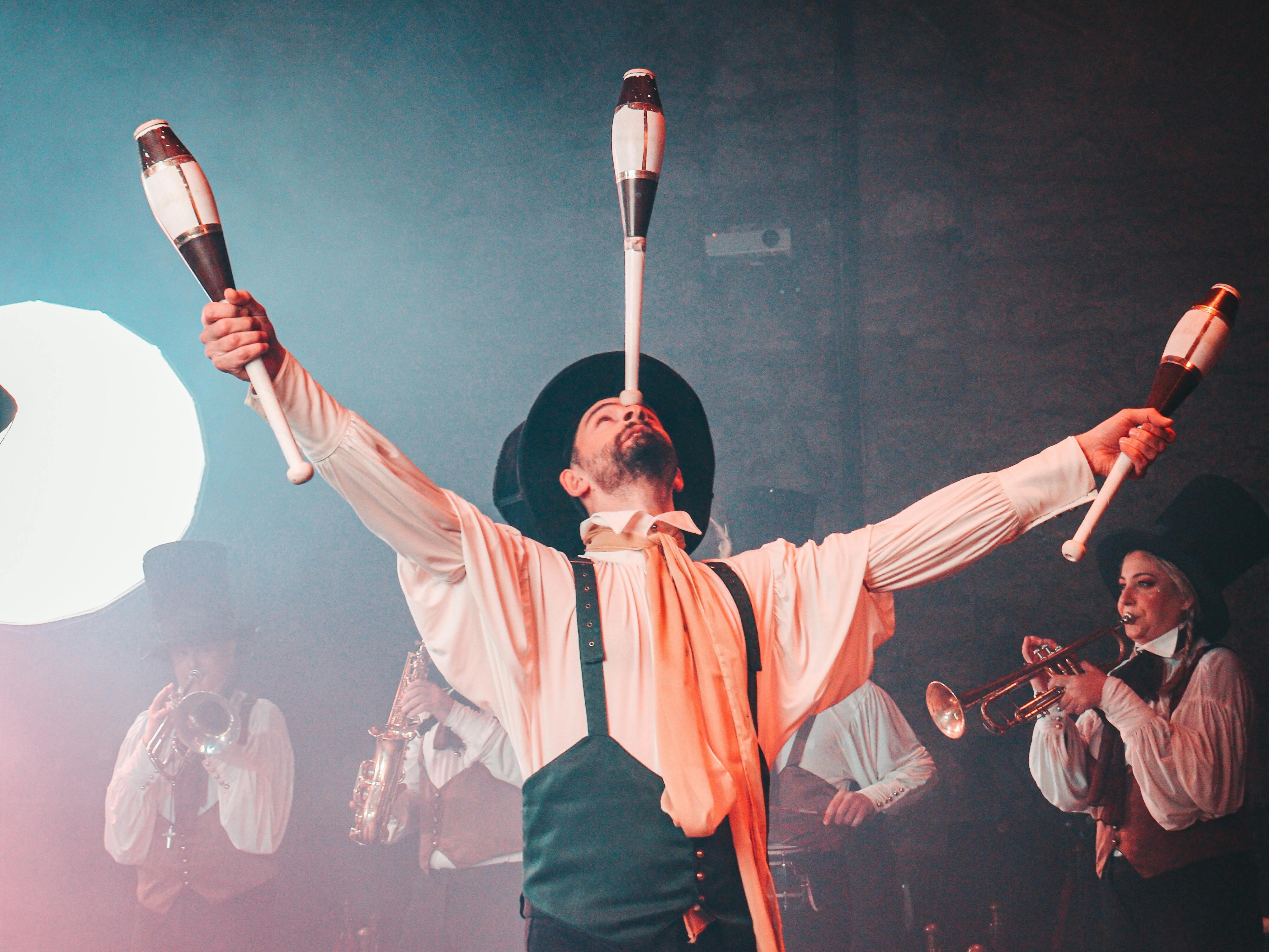 From 4 Dec to 6 Jan, the Stuttgart Christmas Circus returns for its 31st edition, bringing world-class artistry, breathtaking group performances, and record-breaking acts. Created in collaboration with the Monte Carlo Festival, it’s a dazzling experience—just a 30-minute drive away.