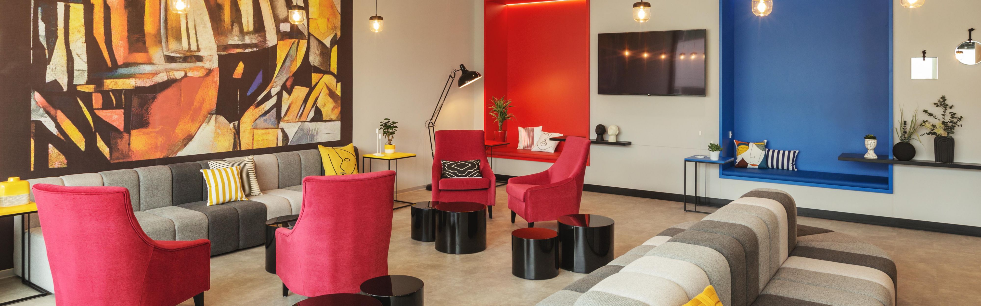 Holiday Inn – the niu, Form Stuttgart Feuerbach Hotel Lobby