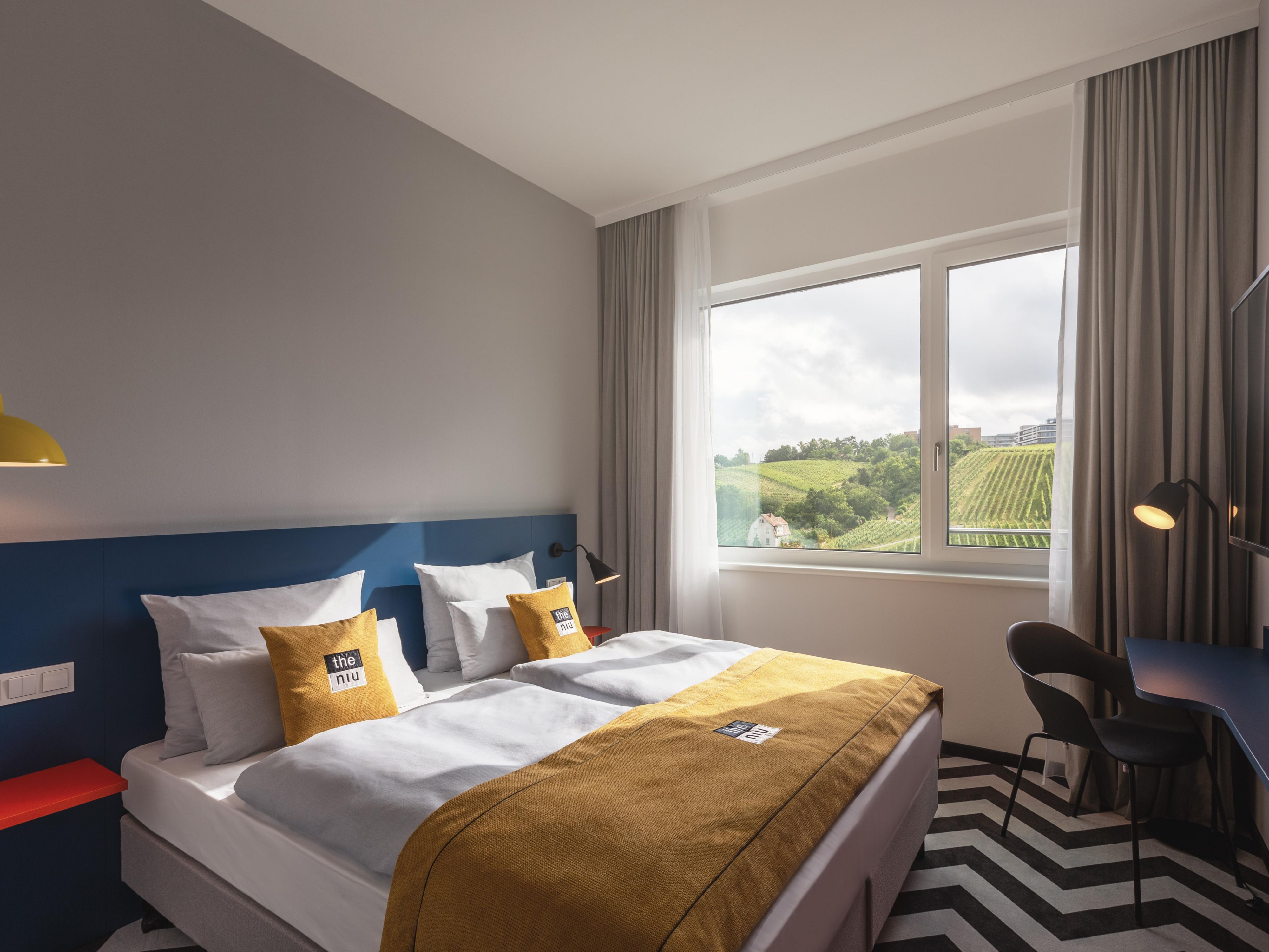 Holiday Inn – the niu, Form Stuttgart Feuerbach Standard Room