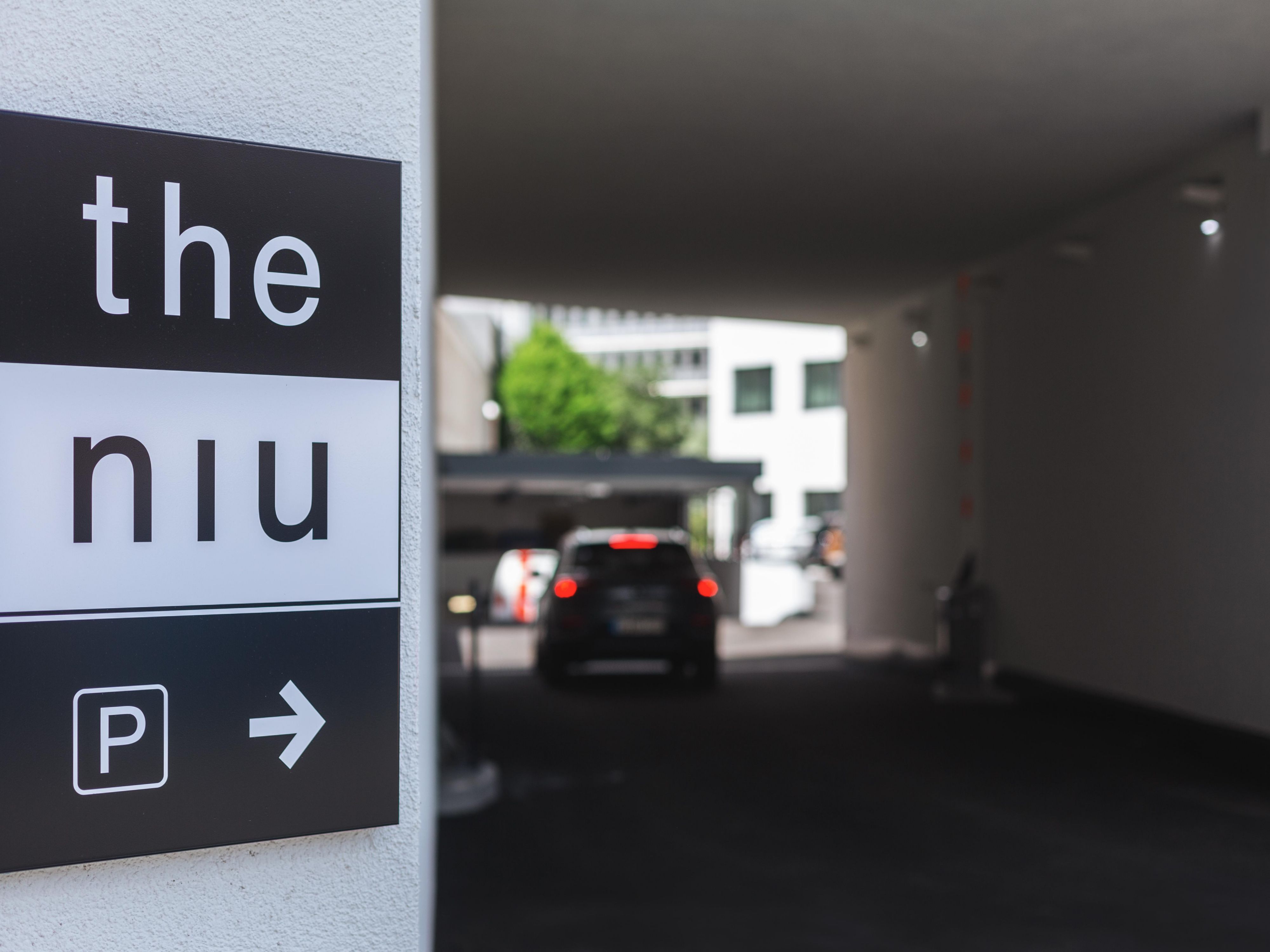 Holiday Inn – the niu, Form Stuttgart Feuerbach Parking