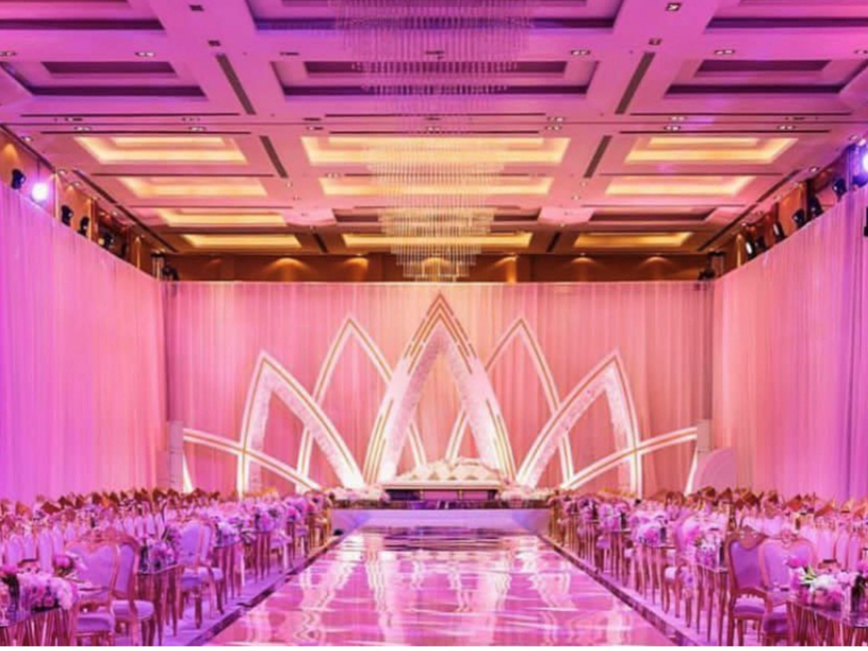 Our stunning ballroom and beautiful outdoor spaces provide a picturesque backdrop for your ceremony, 
while our expert staff ensure every detail is taken care of. With elegant accommodations and delicious 
catering, let us make your Dream Weeding 