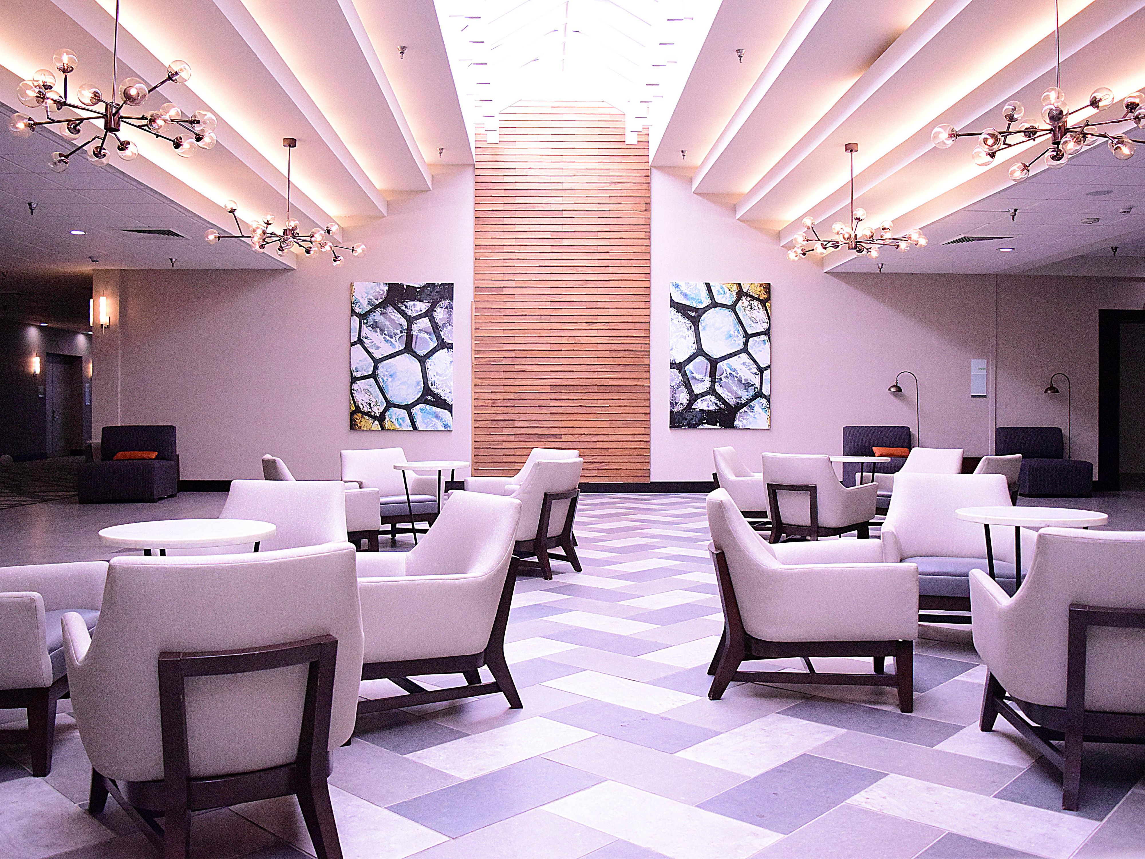 Our 13,000 sqft of meeting space is designed for maximum efficiency and flexibility for groups of 10 to 900. Connected to the 35,000 sqft Randolph Riverfront Center this Holiday Inn can provide all your conference and meeting needs. 