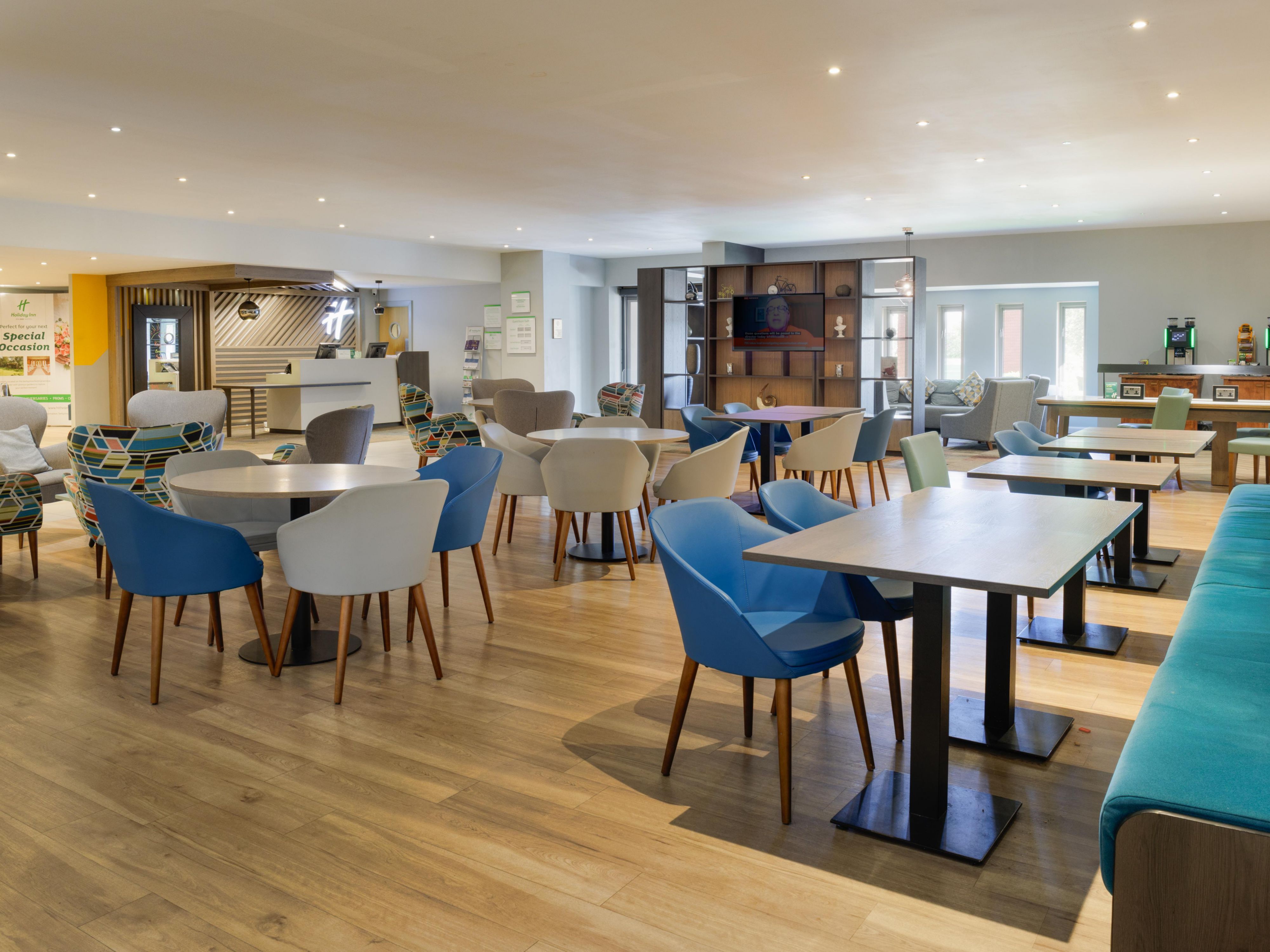 Enjoy international and locally inspired cuisine in our Open Lobby restaurant and bar. Our relaxed eatery serves British and American classics – from burgers and salads to fish and chips. Enjoy a range of breakfast options each morning with tea, coffee and juices. Sip a pint of beer or a glass of wine in the cheerful lounge.