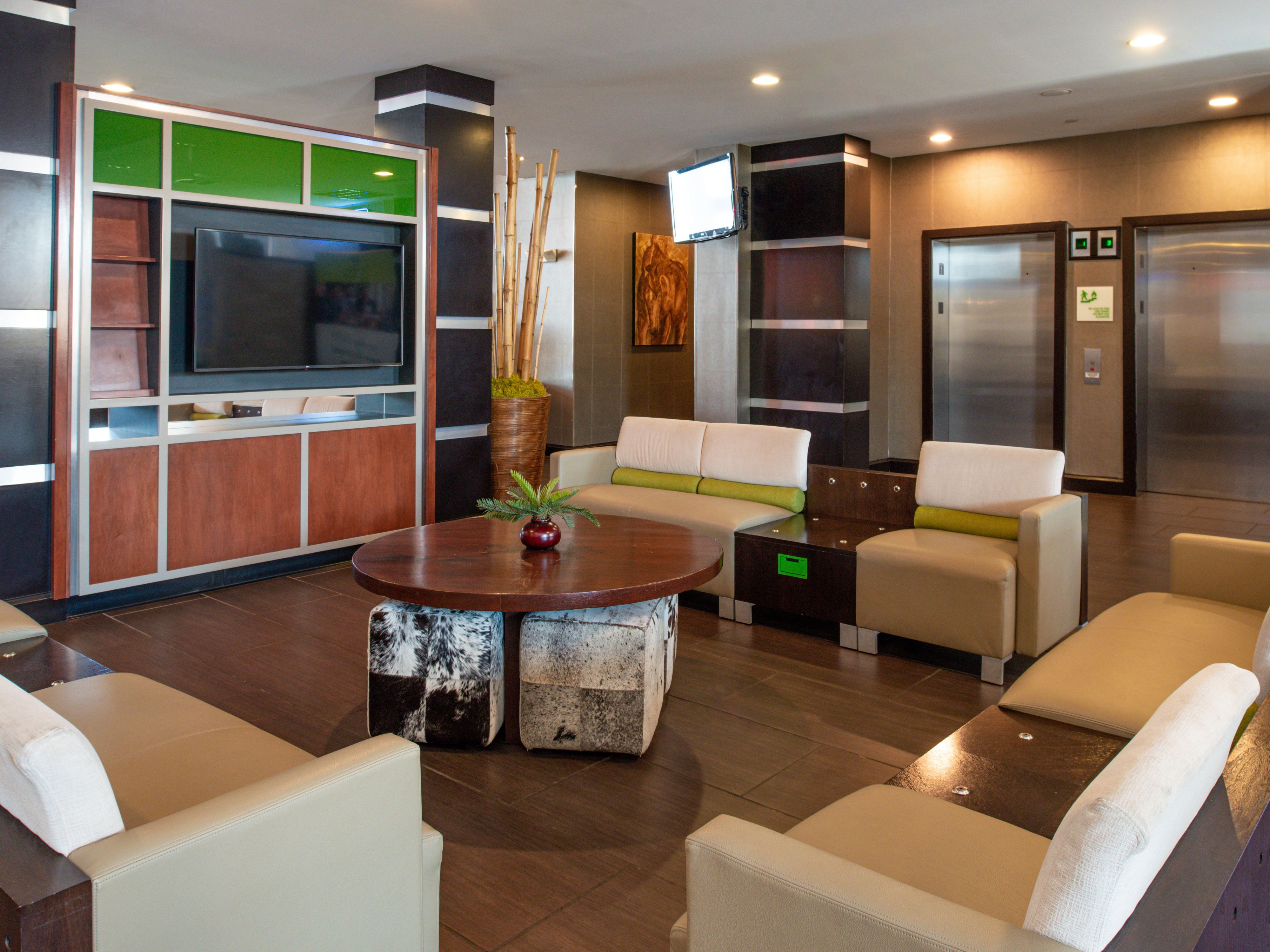 Enjoy and relax in the hotel lobby with free Wi-Fi.