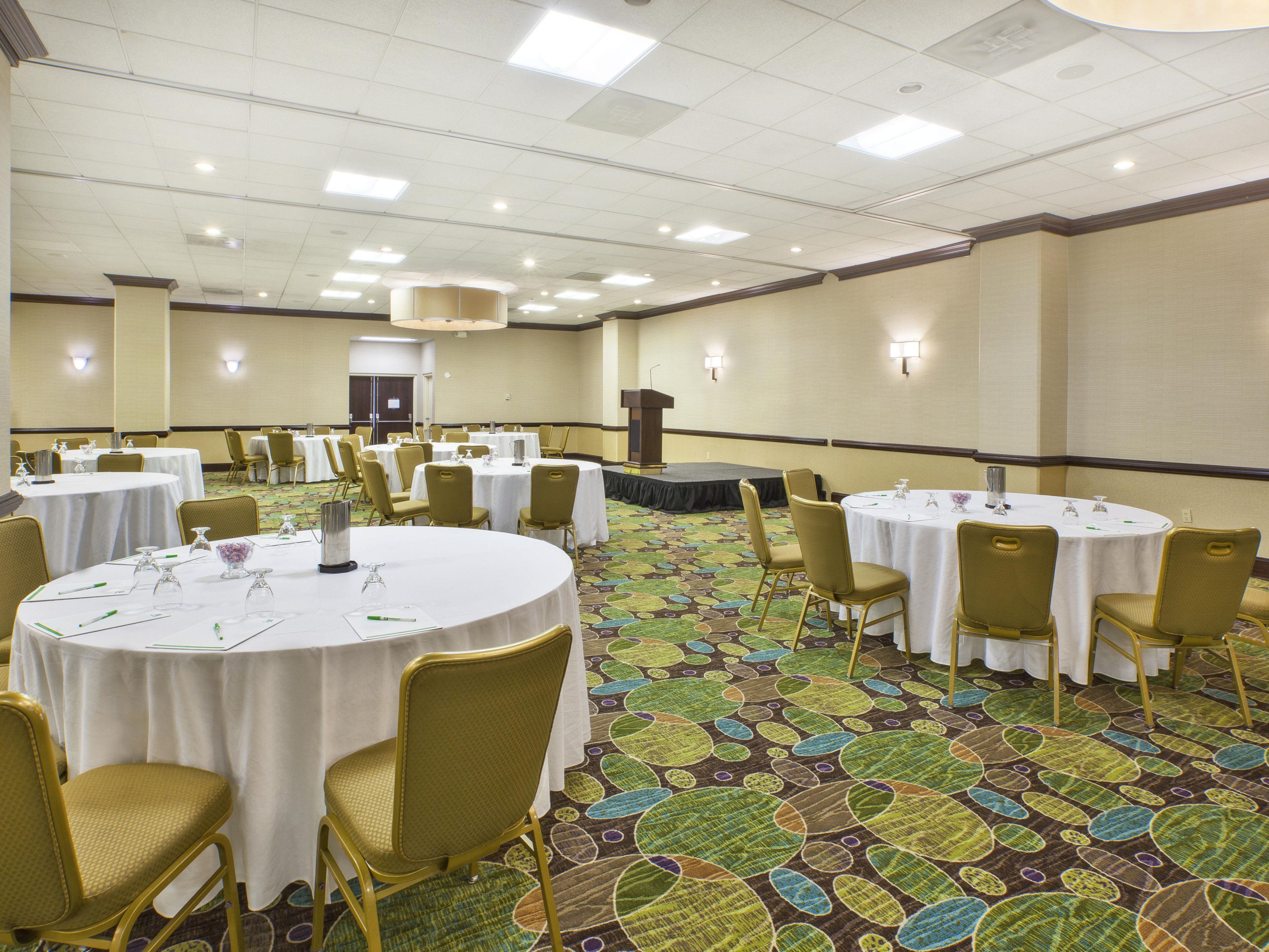 Offering five distinct meeting rooms with a combined 5,000 square feet of conference and event space, we can accommodate meetings, banquets, and corporate events of any size. Let our experienced meeting planners and creative culinary artists plan every detail from coffee service to audio-visual equipment set-up.