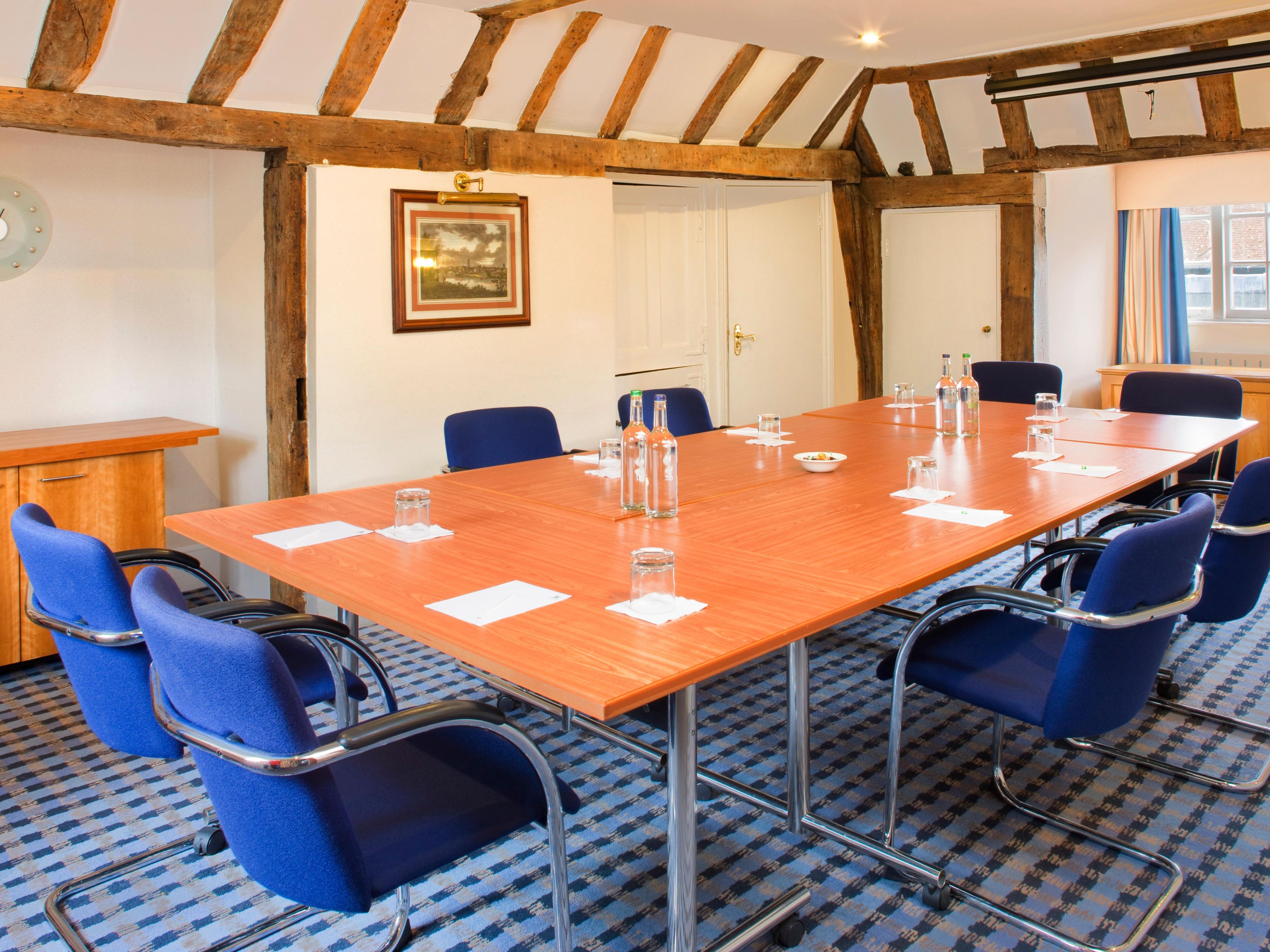 We have a range of meeting rooms available to suit any corporate requirement. So, if you're looking for a productive meeting space in Ashford for interviews, larger presentations or conferences, our hotel meeting facilities have it all.
