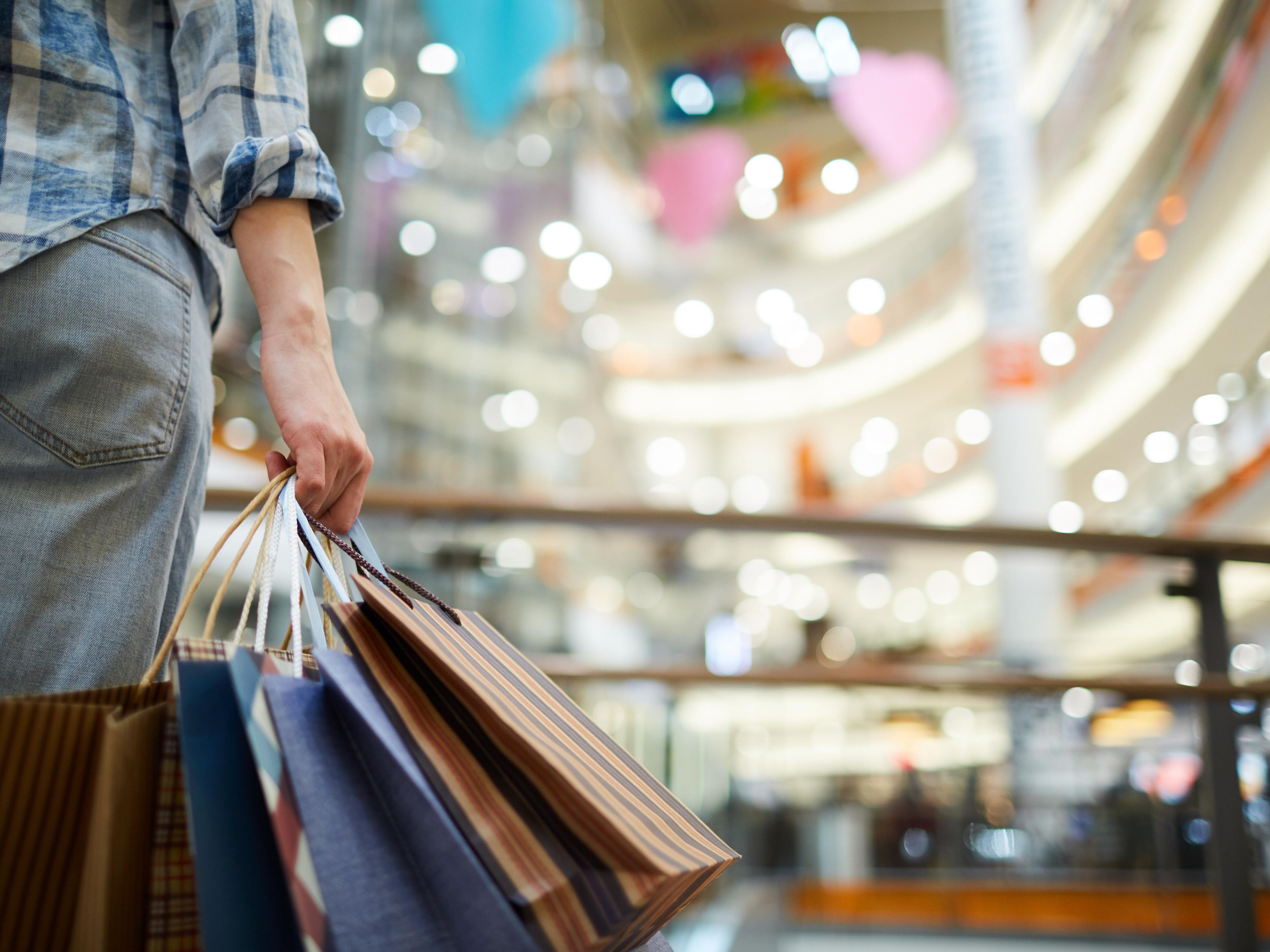 Shop world-class brands and local favorites just minutes away. The Domain, The Arboretum, and Domain Northside offer upscale shopping, dining, and entertainment in walkable open-air settings. Enjoy Austin’s best retail experiences near the hotel.