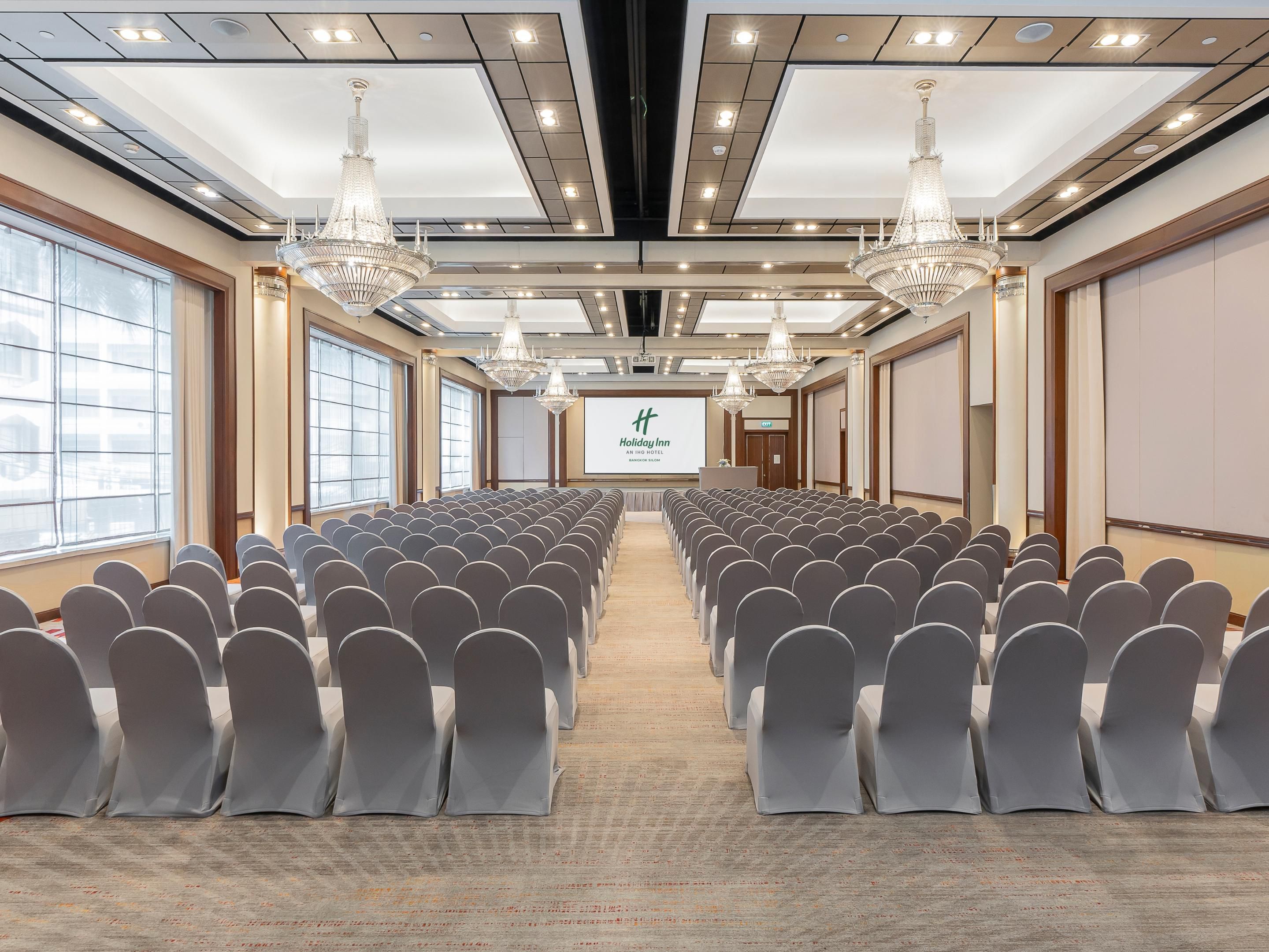 Host your Bangkok event in our versatile venues. Featuring two grand ballrooms with vaulted ceilings and natural light, and nine meeting rooms, we cater to corporate and social gatherings for up to 700 guests. From weddings to conferences, our thoughtfully designed spaces blend elegance and functionality to ensure your event is a success. 