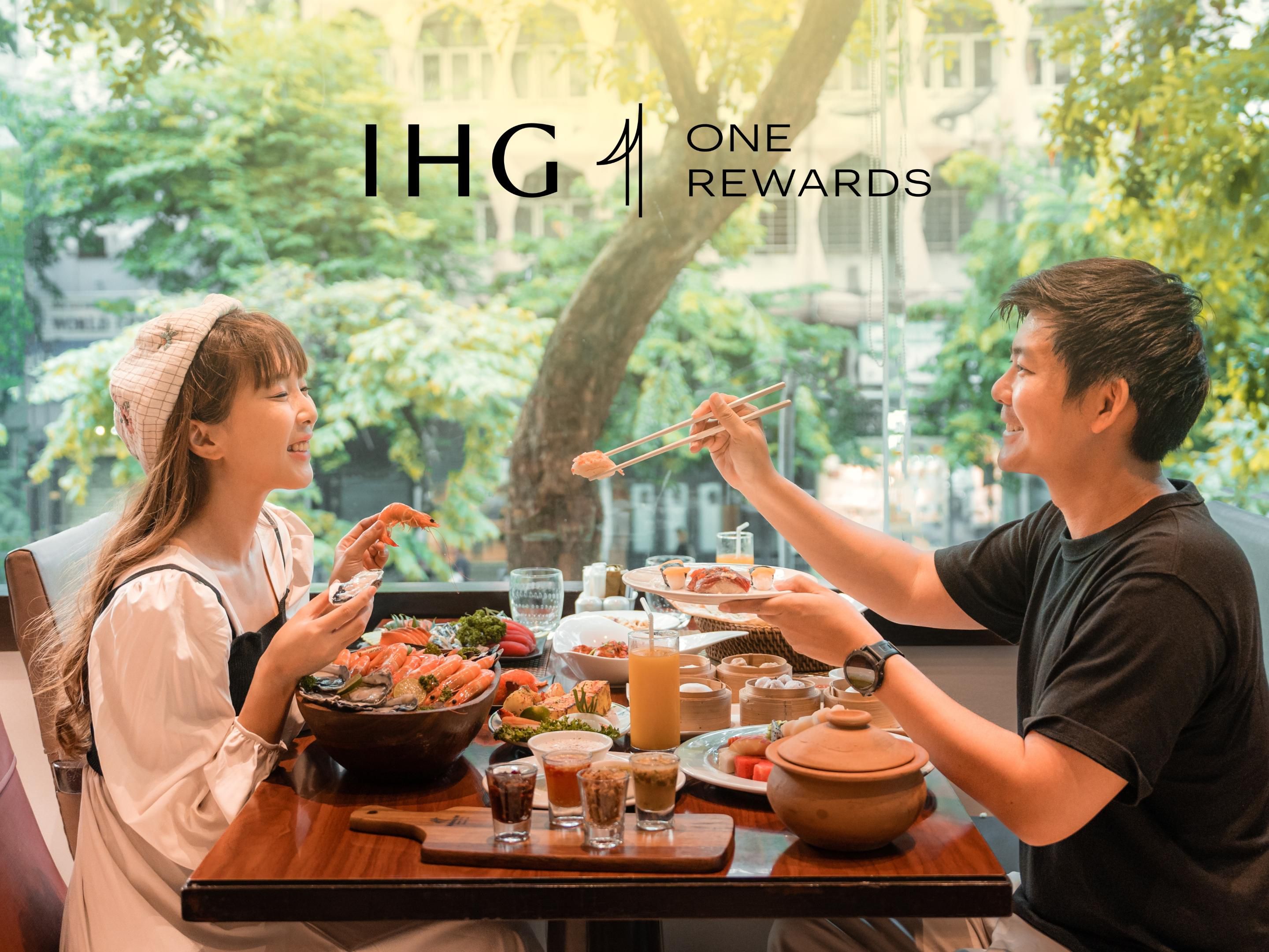 The Brasserie offers casual, all-day dining with a delightful selection of international buffets featuring Asian and Western favourites, plus live noodle, pasta, tandoori, and teppanyaki stations. Open daily with 160 seats. IHG One Rewards Dining Privileges members enjoy exclusive dining benefits.
