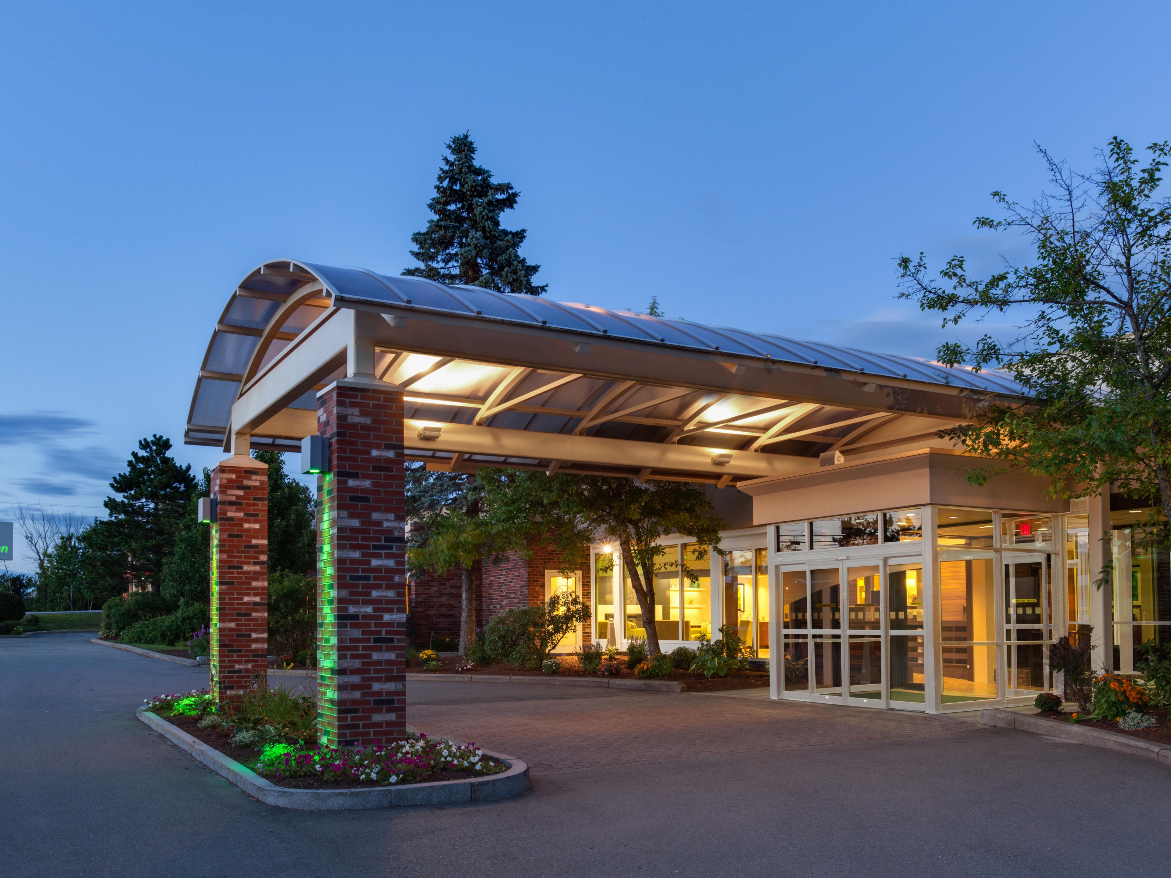 Holiday Inn Bangor is located 2.5 miles from Maine Savings Ampitheater!  Enjoy the show with our concert fan discount!  Call today before rooms sell out!  