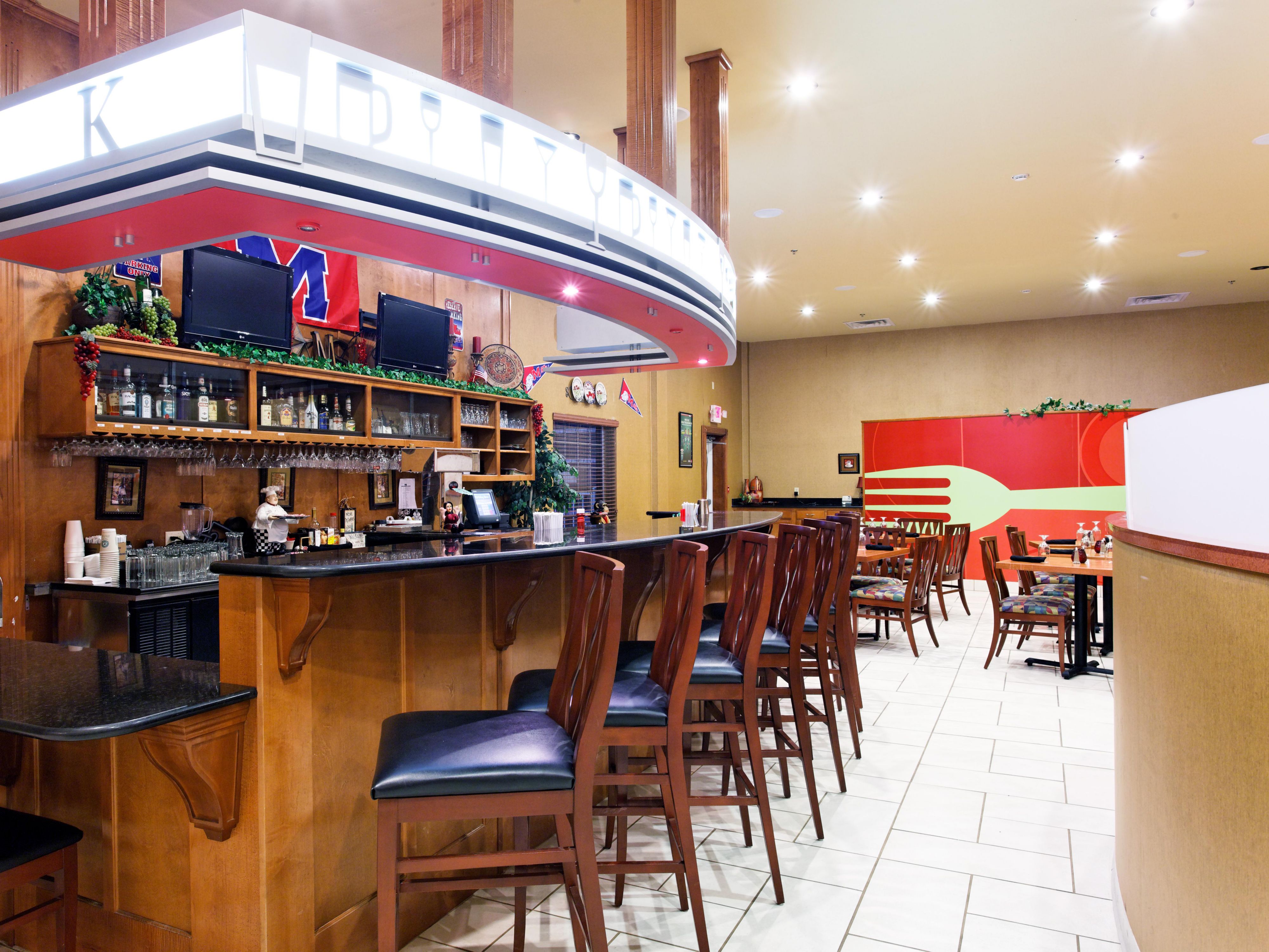 We are just 30 minutes from the University of Mississippi Campus in Oxford with a restaurant on site serving breakfast and dinner - additionally we have a bar! Conveniently located at the intersection of I-55 and Hwy 6.  