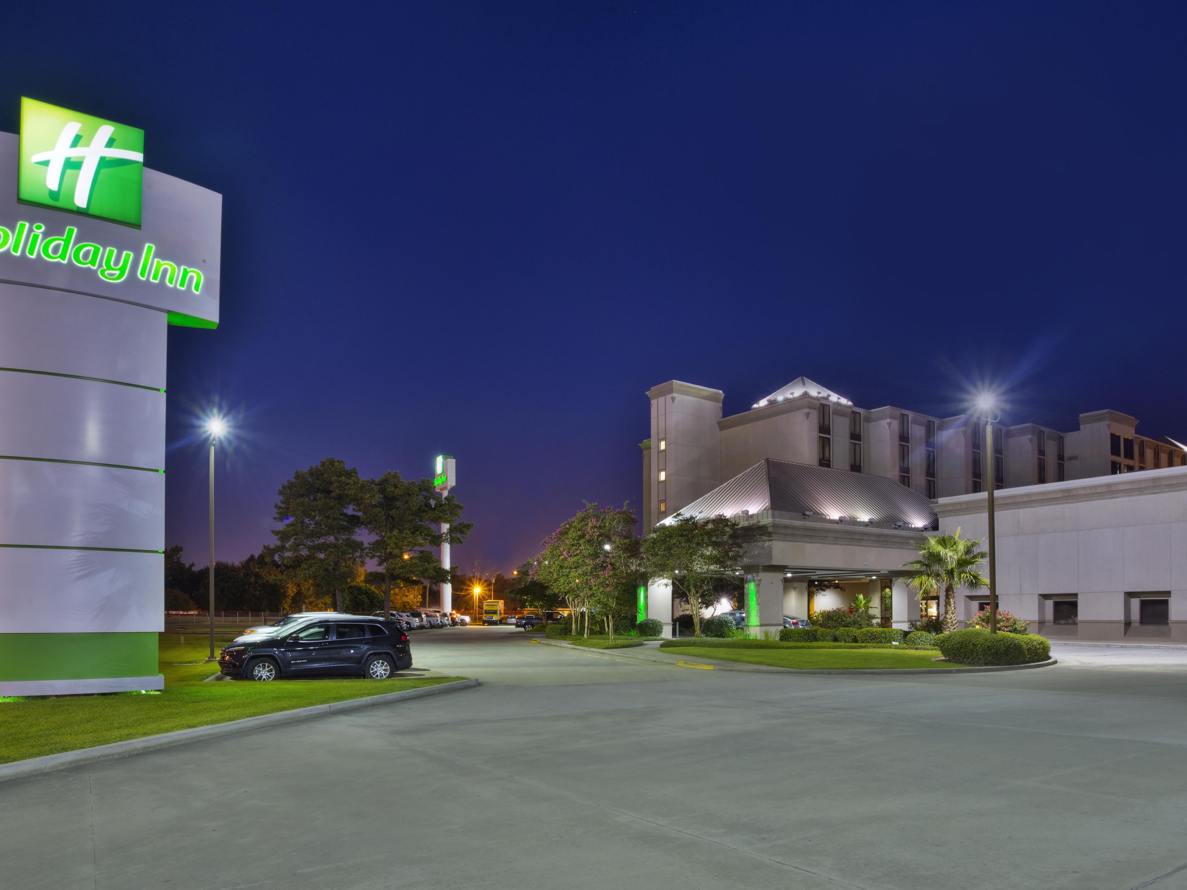 Our hotel is conveniently close to LSU, making it simple for fans to catch a game or explore the campus's many attractions. Being just minutes from Louisiana State University means you're near all the action and excitement of Baton Rouge. Stay with us for the easiest access to the campus and surrounding area.
