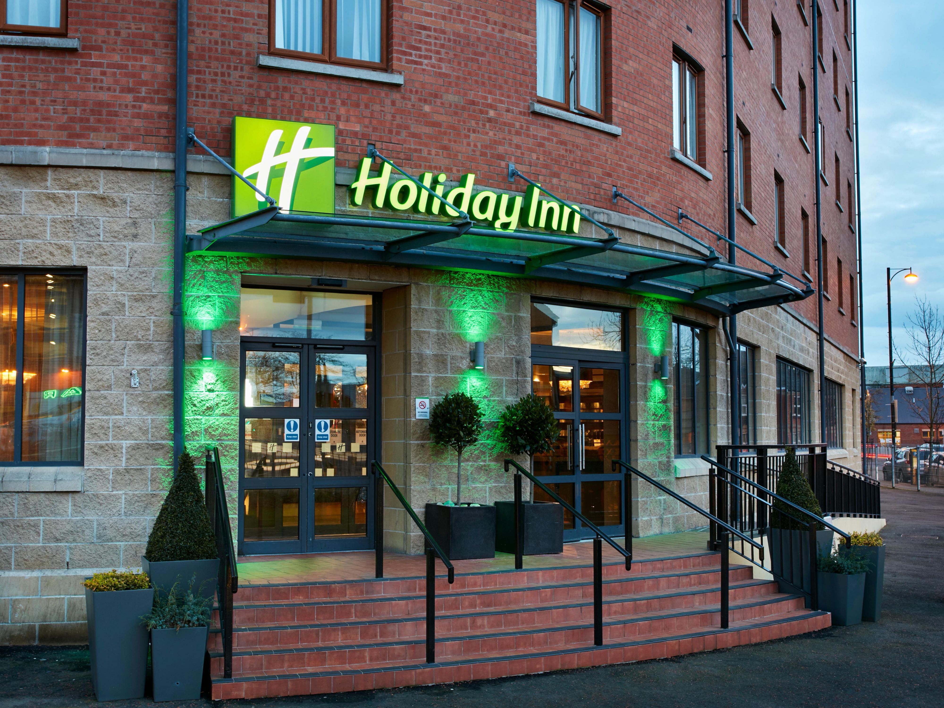 Whether it's for a meal or an overnight stay, give that special person the gift of the Holiday Inn Experience with our monetary voucher! 