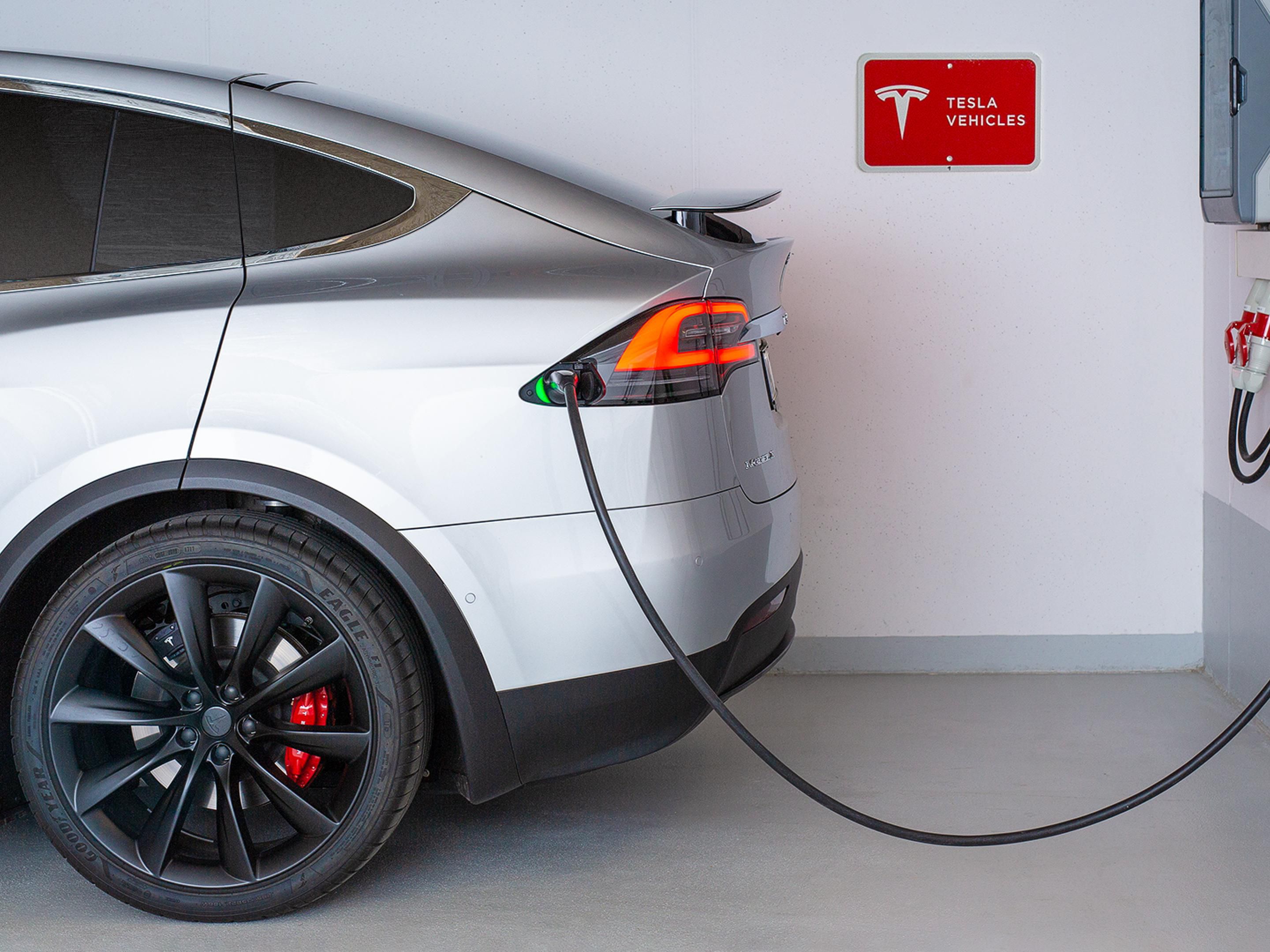 As a green engaged hotel, we are very responsible for the environment. We offer 9 charging stations for electronic vehicles in our underground car park. Additionally, there are 16 TESLA super chargers in front of the hotel.